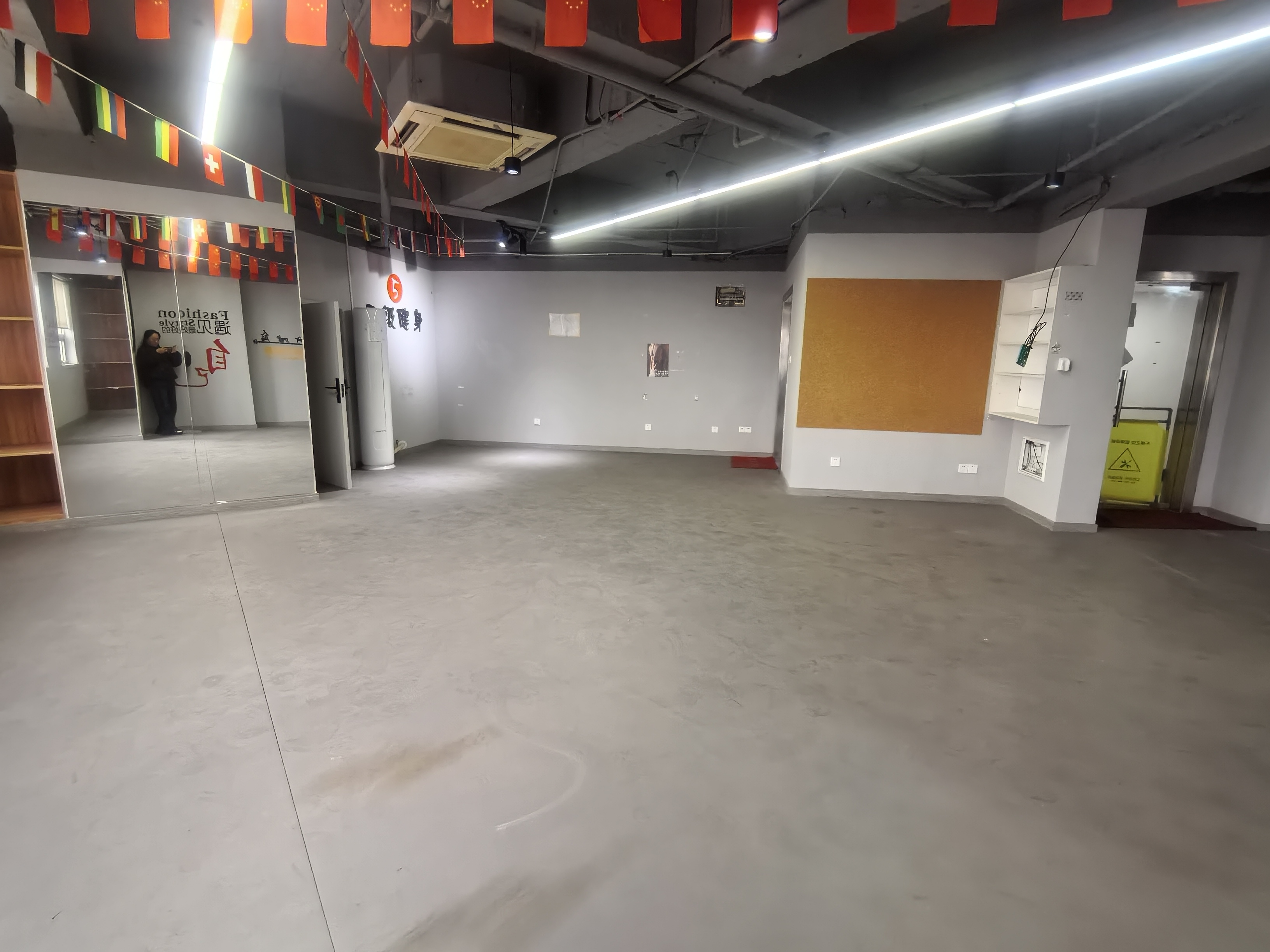 打浦桥致远大厦234平米写字楼出租