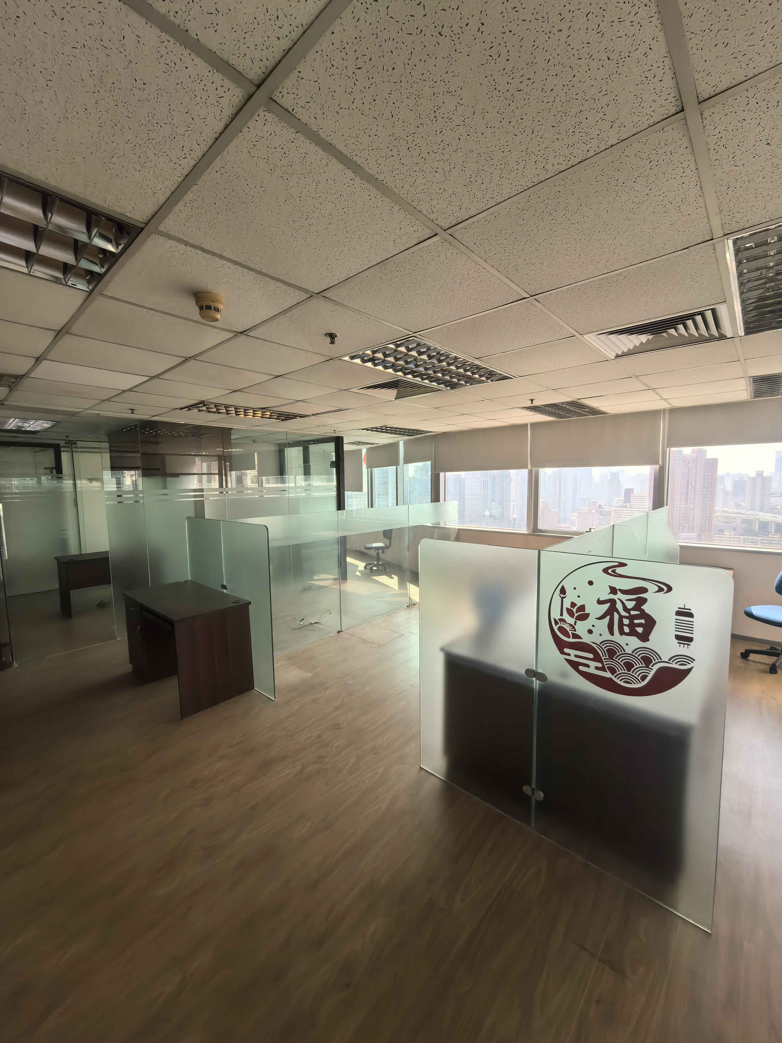 人民广场峻岭广场123平米写字楼出租