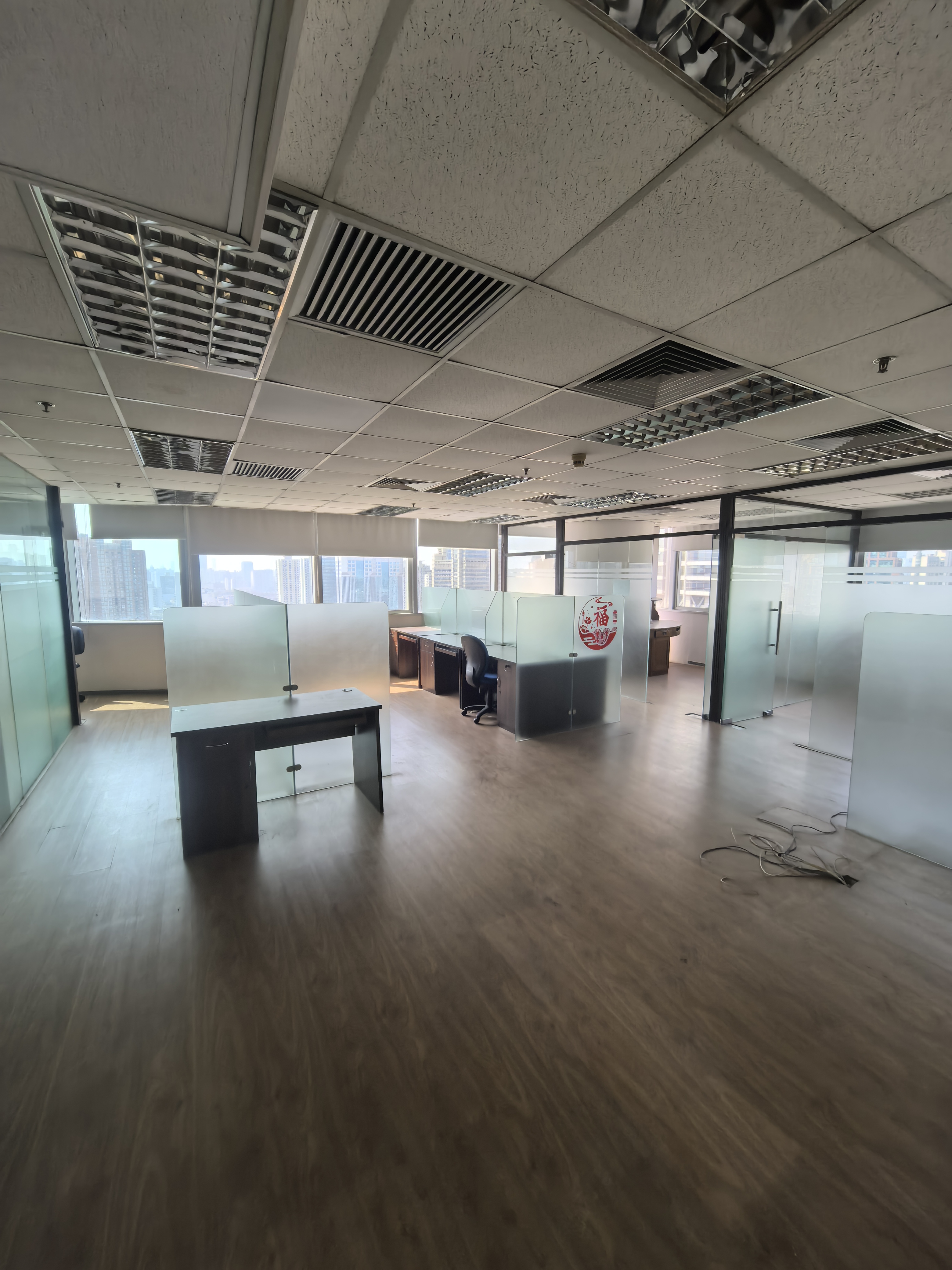 人民广场峻岭广场123平米写字楼出租