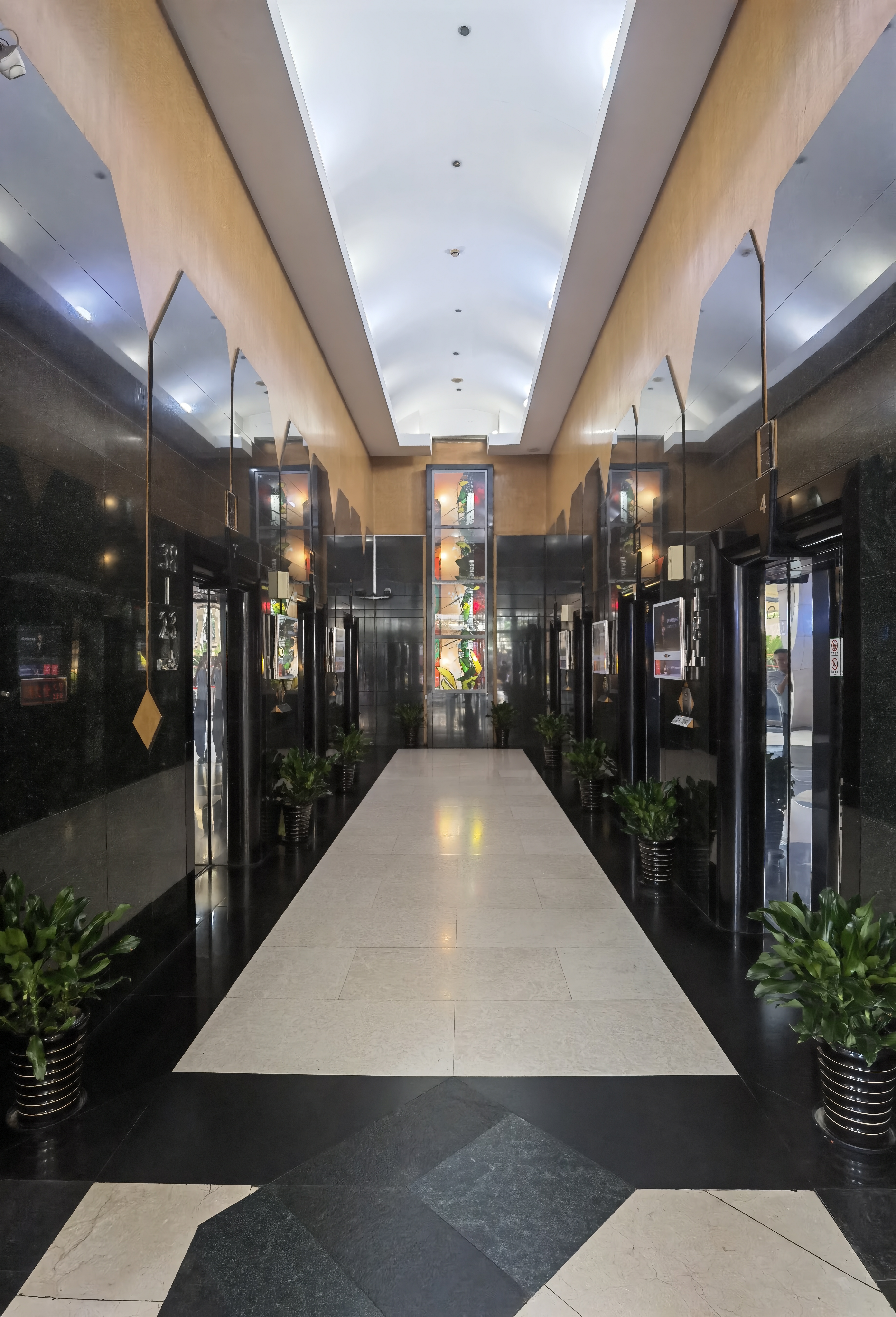 人民广场峻岭广场123平米写字楼出租