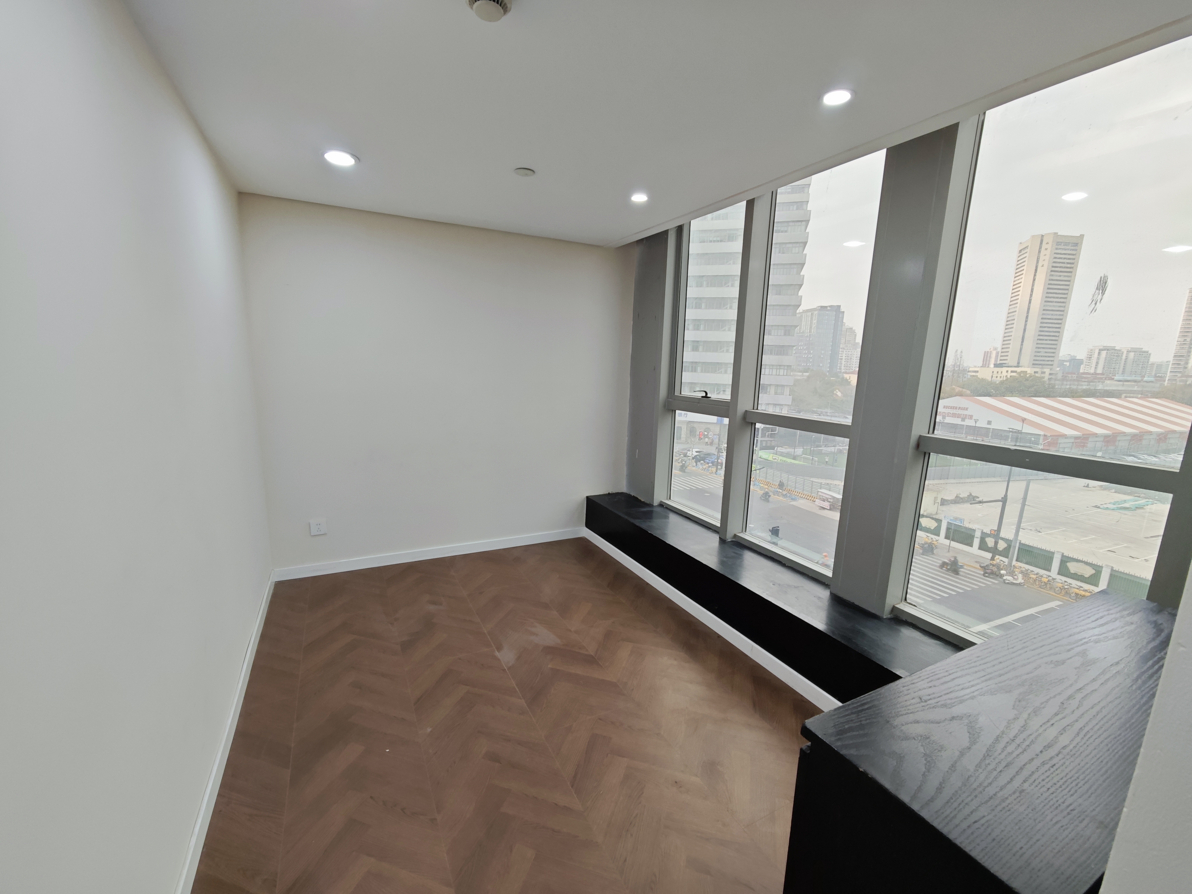 曹杨尚诚国际173平米写字楼出租