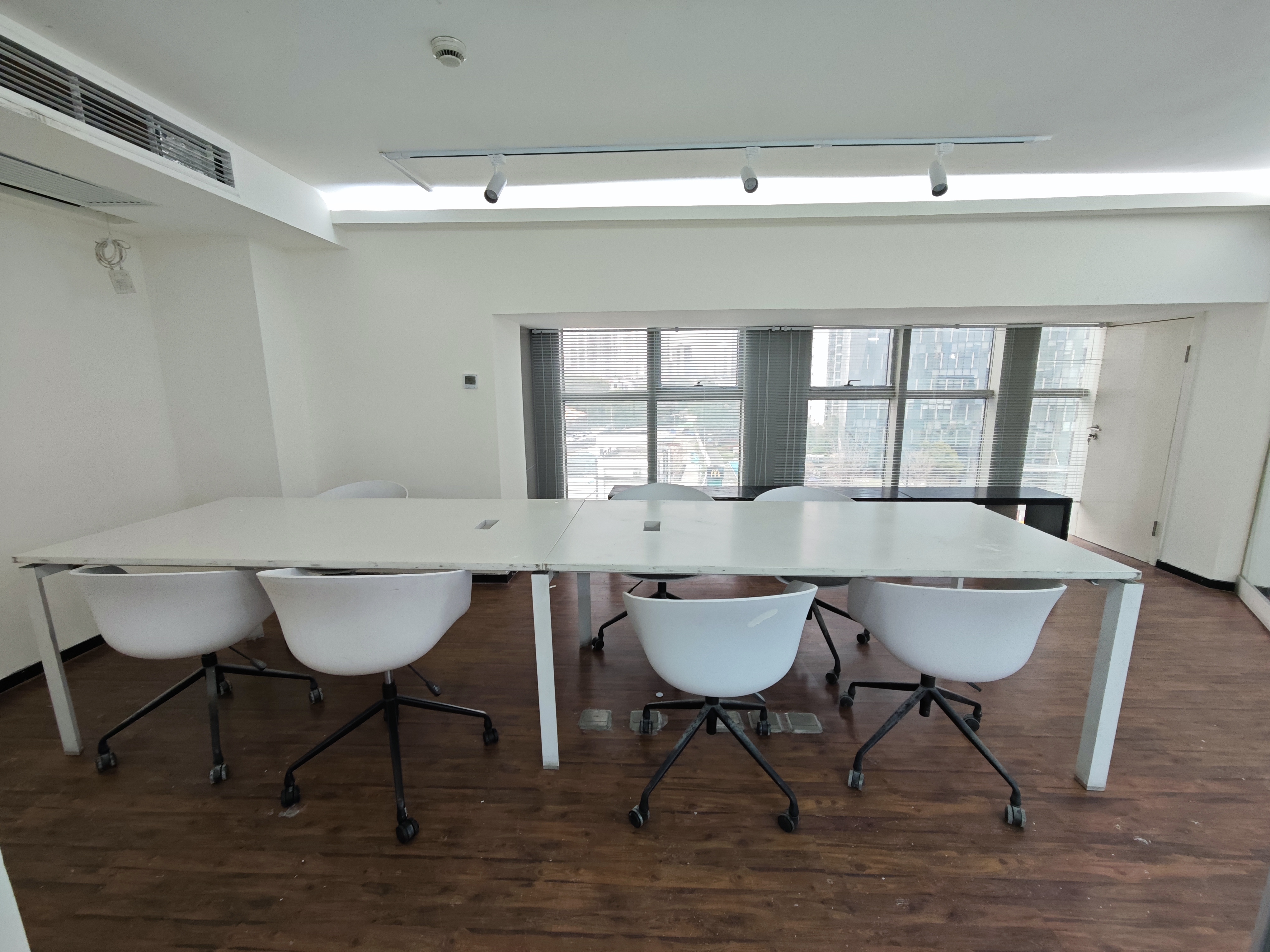 曹杨尚诚国际173平米写字楼出租