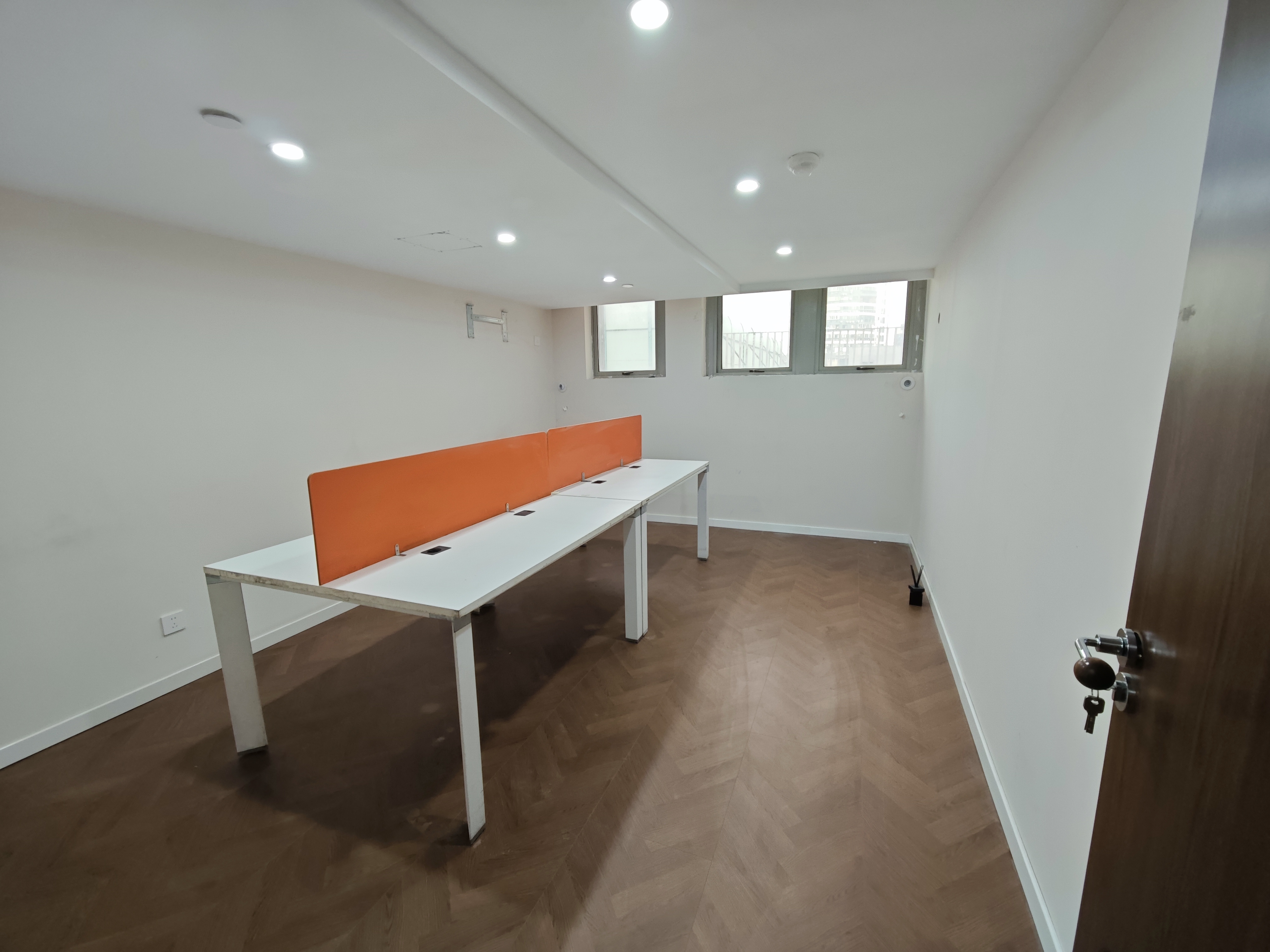 曹杨尚诚国际173平米写字楼出租