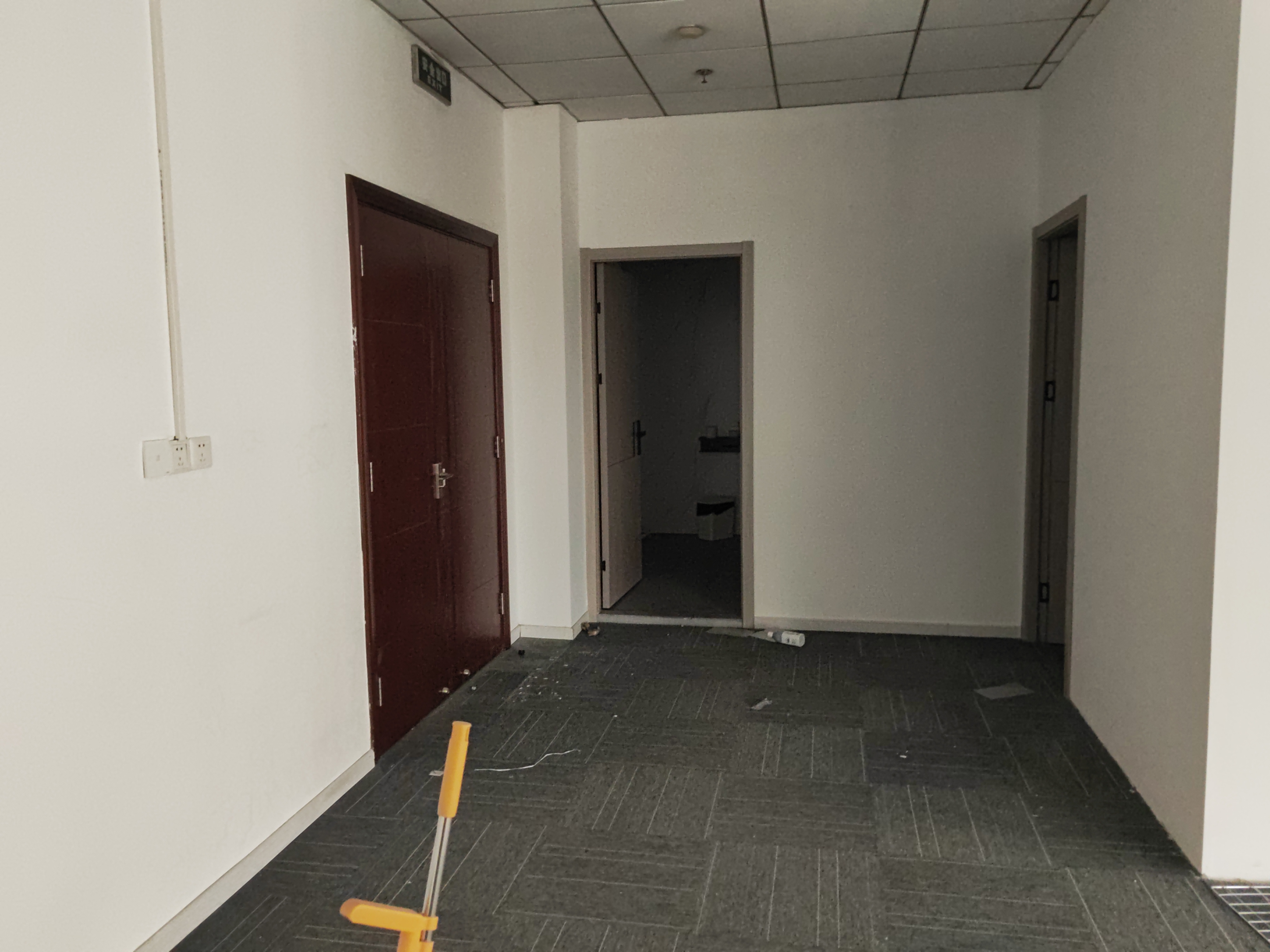 长寿路财富时代大厦247平米写字楼出售