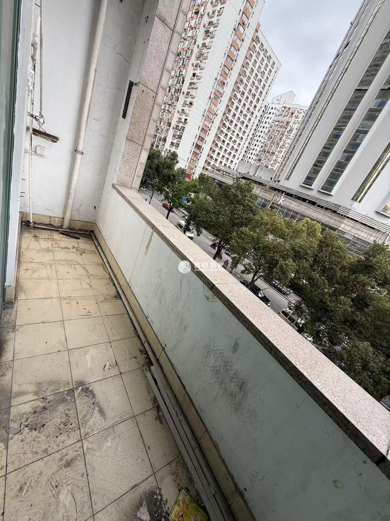 人民广场东新大厦150平米写字楼出租