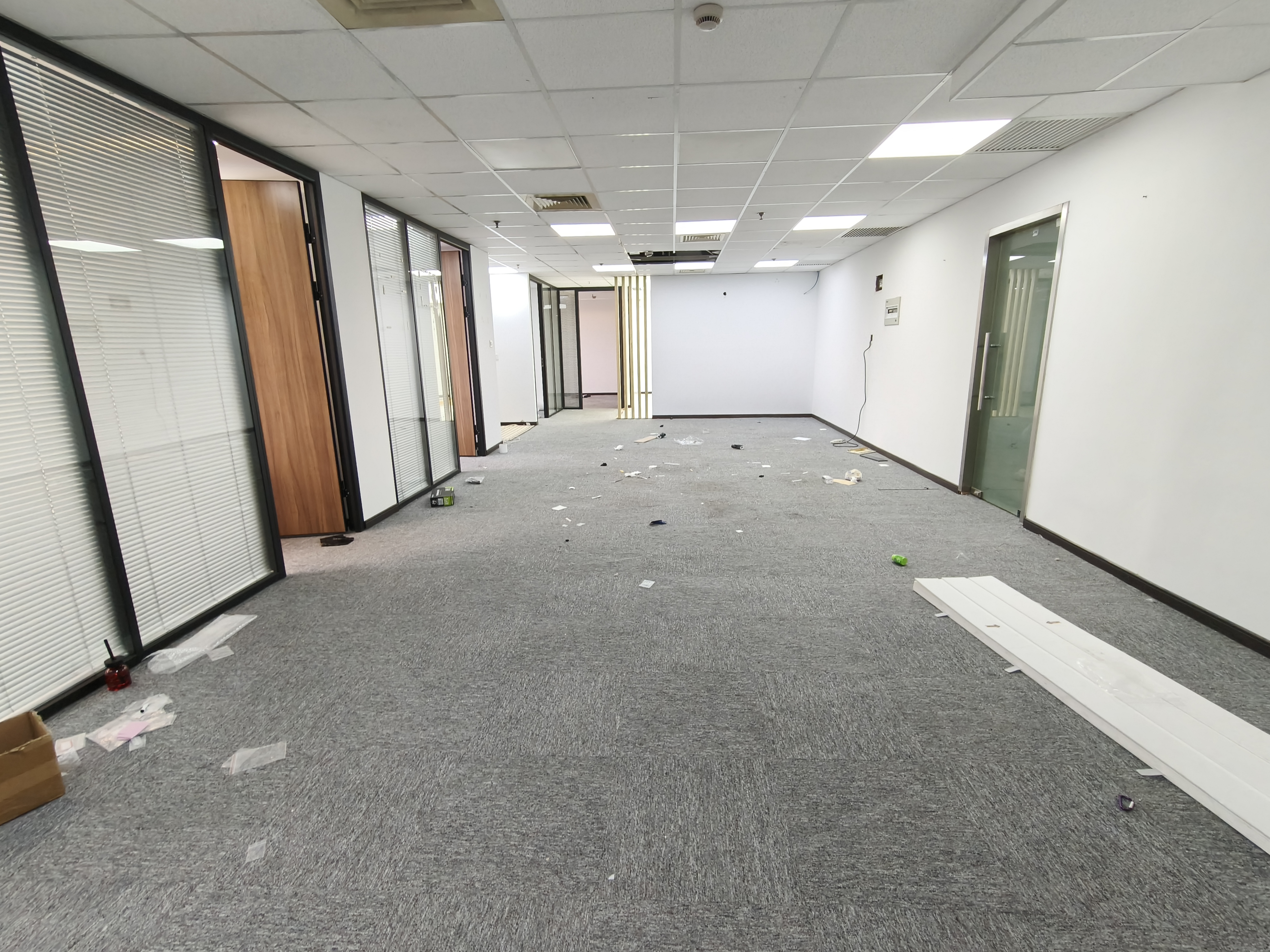 虹桥东方世纪大厦206平米写字楼出租