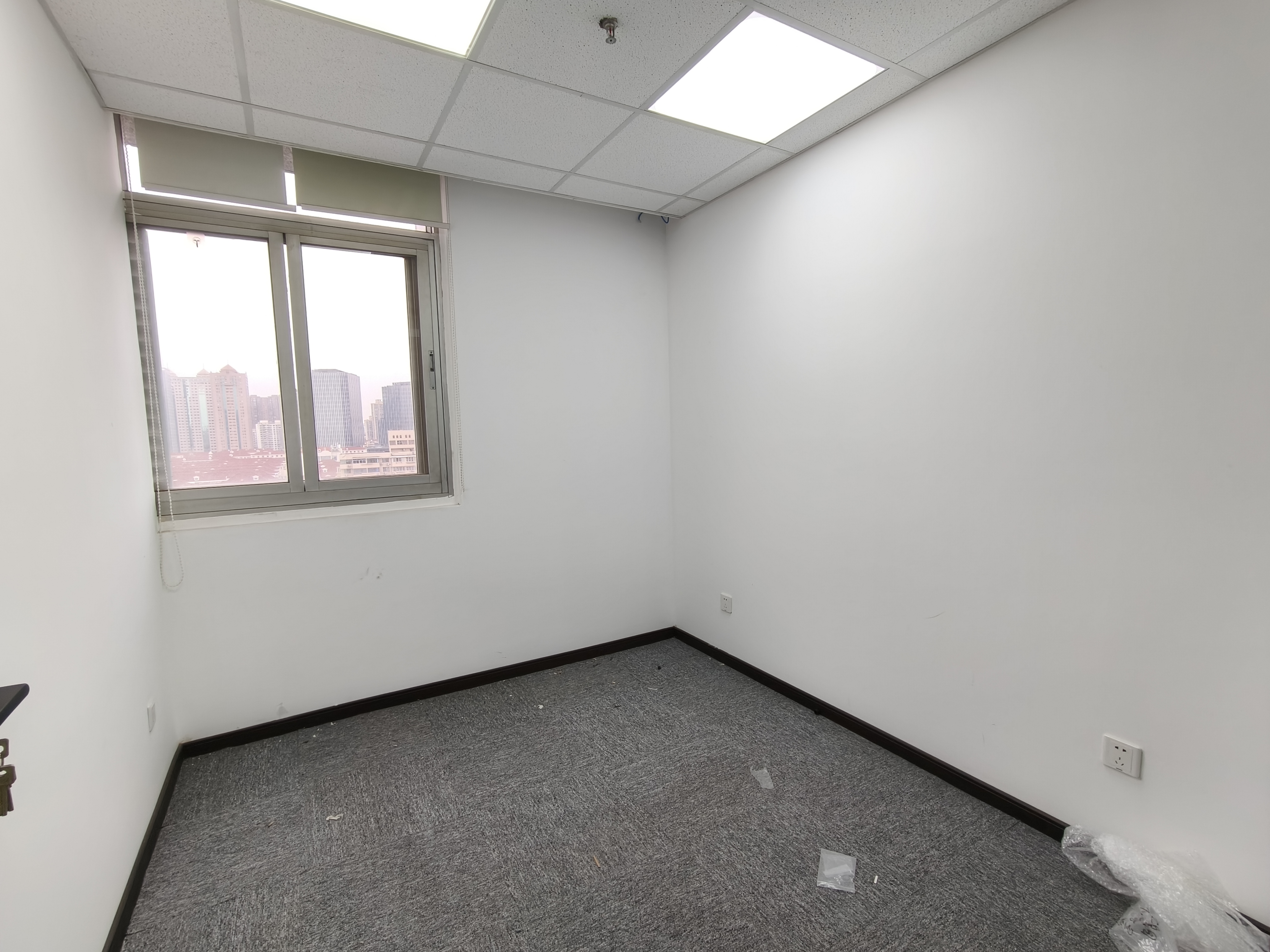 虹桥东方世纪大厦206平米写字楼出租