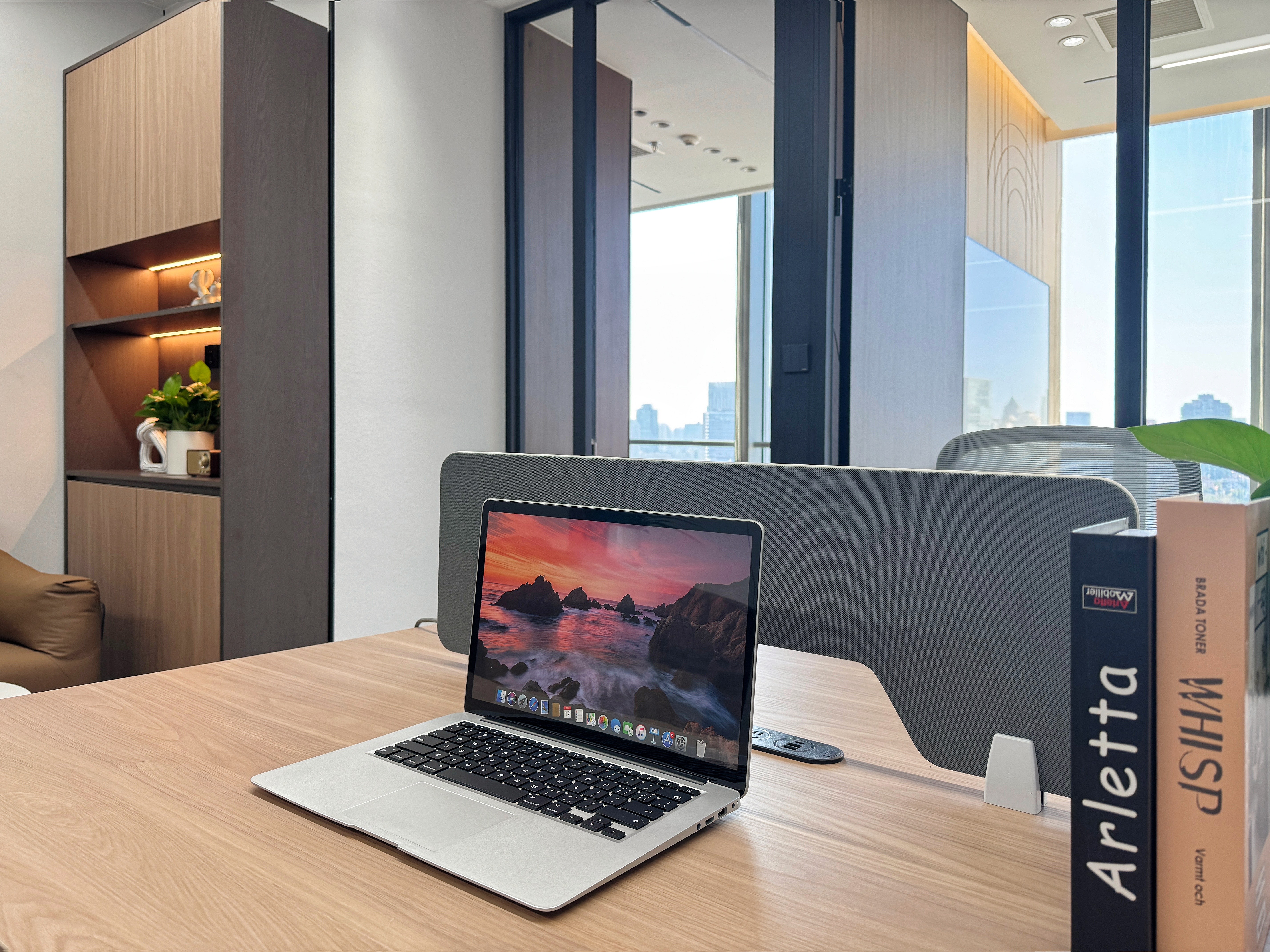 东外滩中交滨江广场62平米写字楼出租