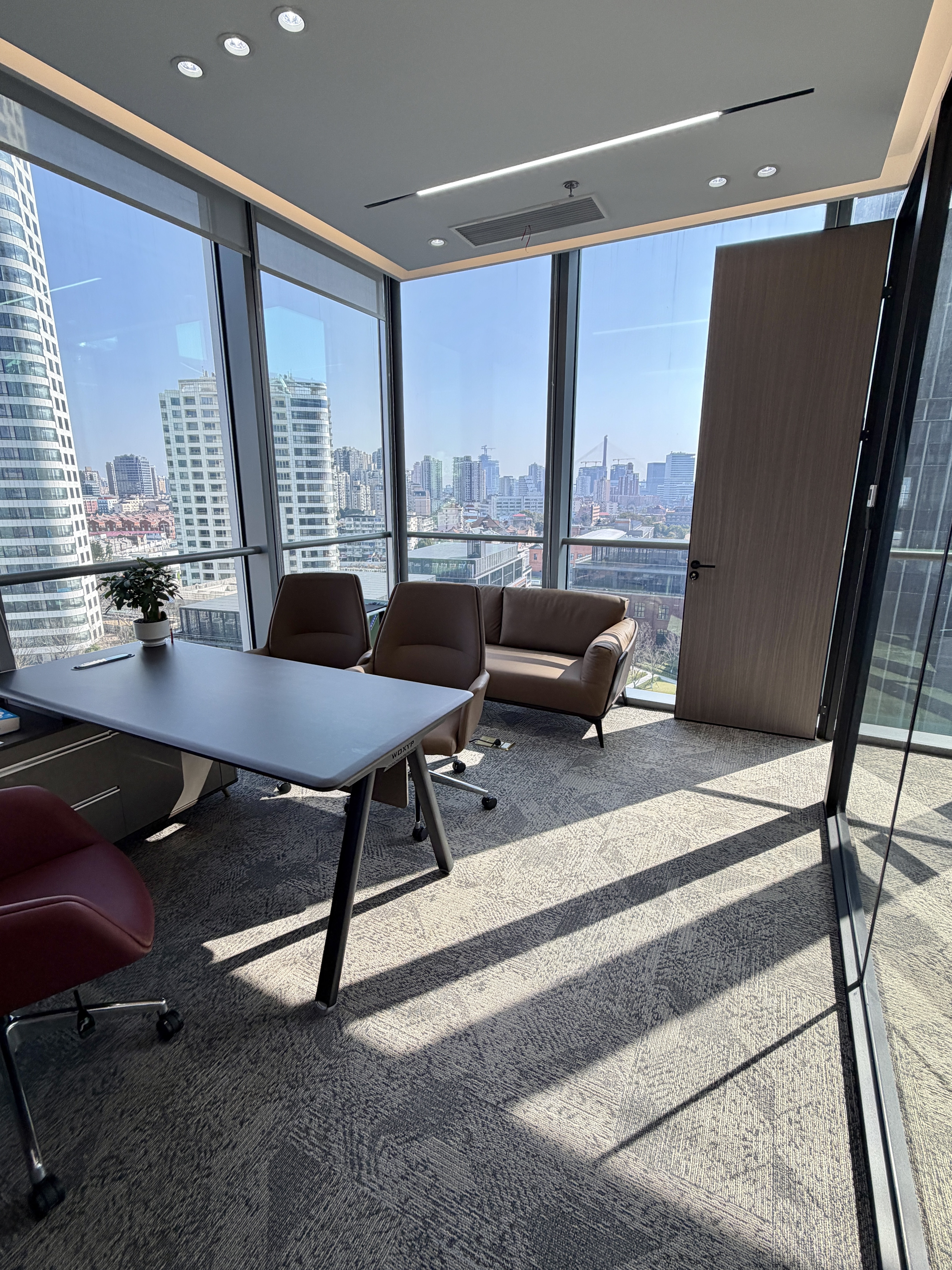 东外滩中交滨江广场67平米写字楼出租