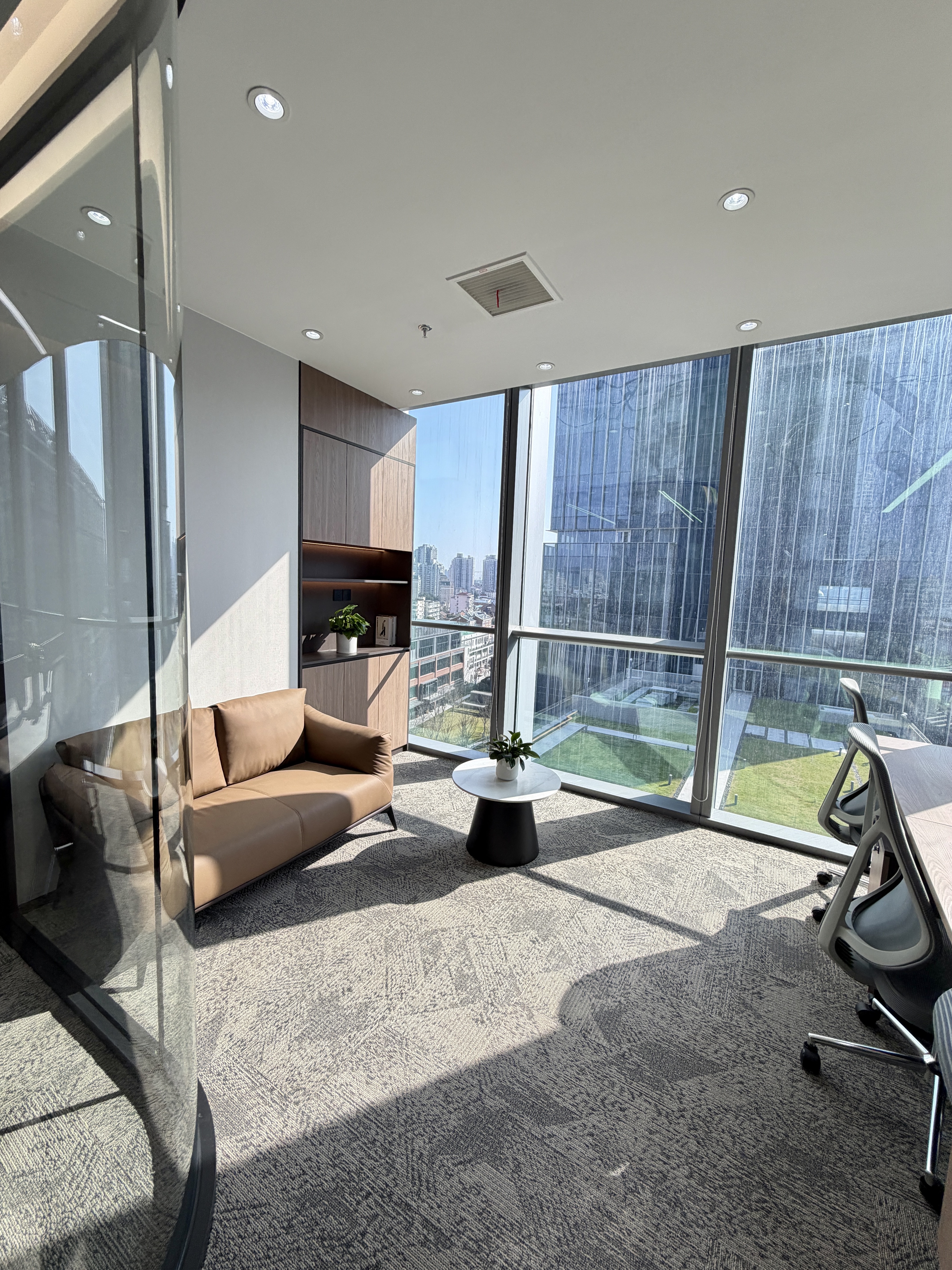 东外滩中交滨江广场171平米写字楼出租