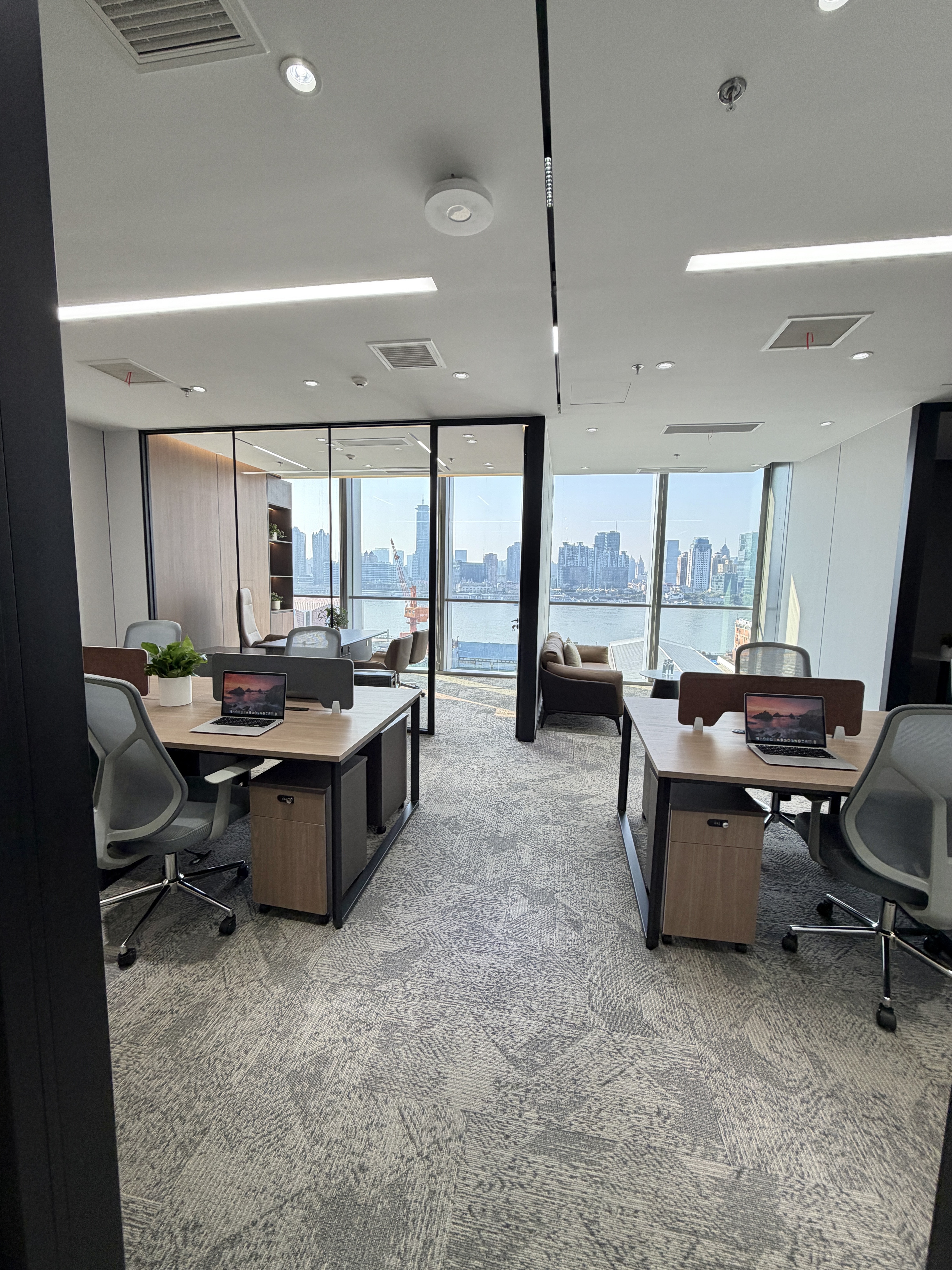 东外滩中交滨江广场58平米写字楼出租