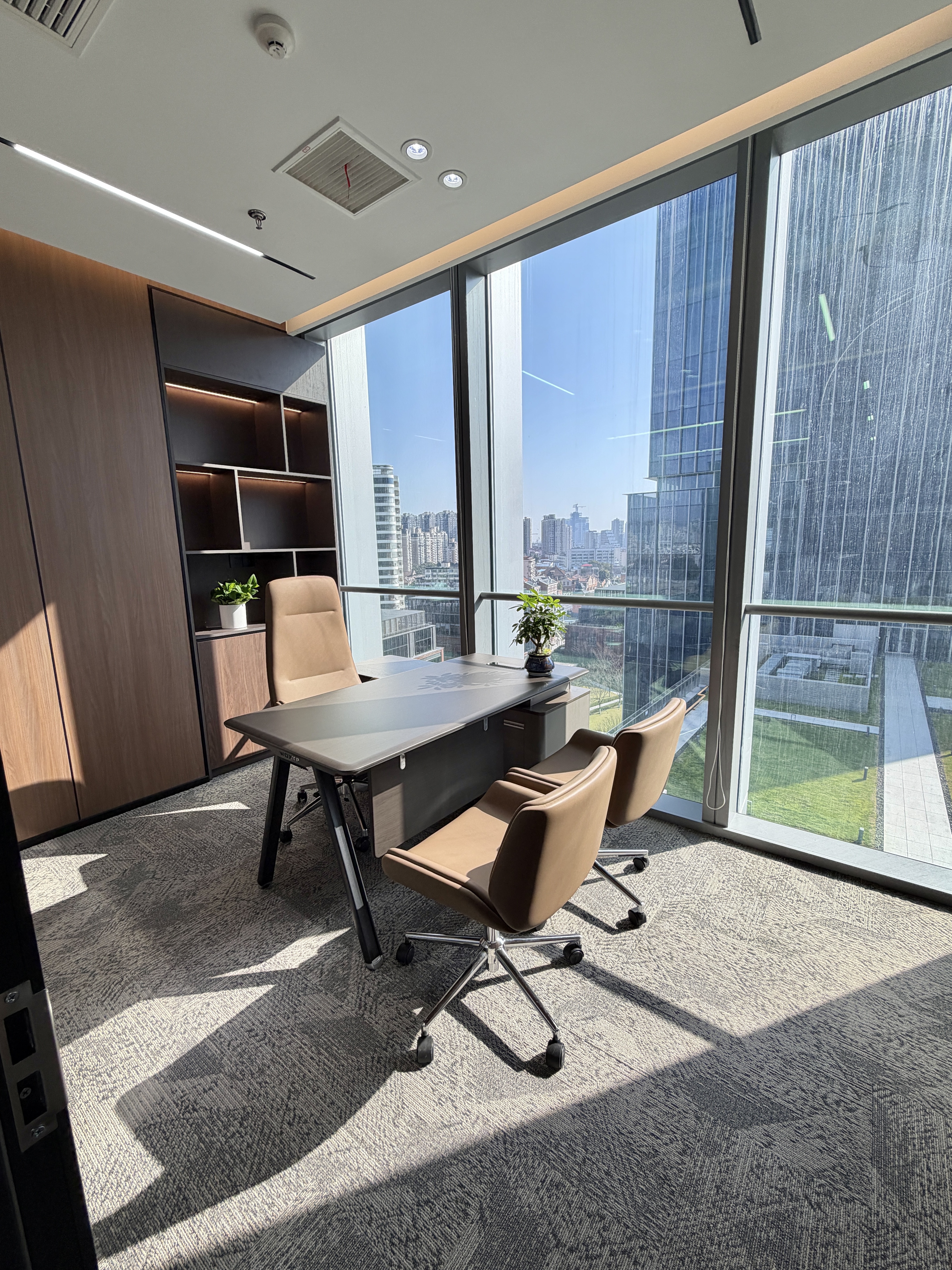 东外滩中交滨江广场71平米写字楼出租