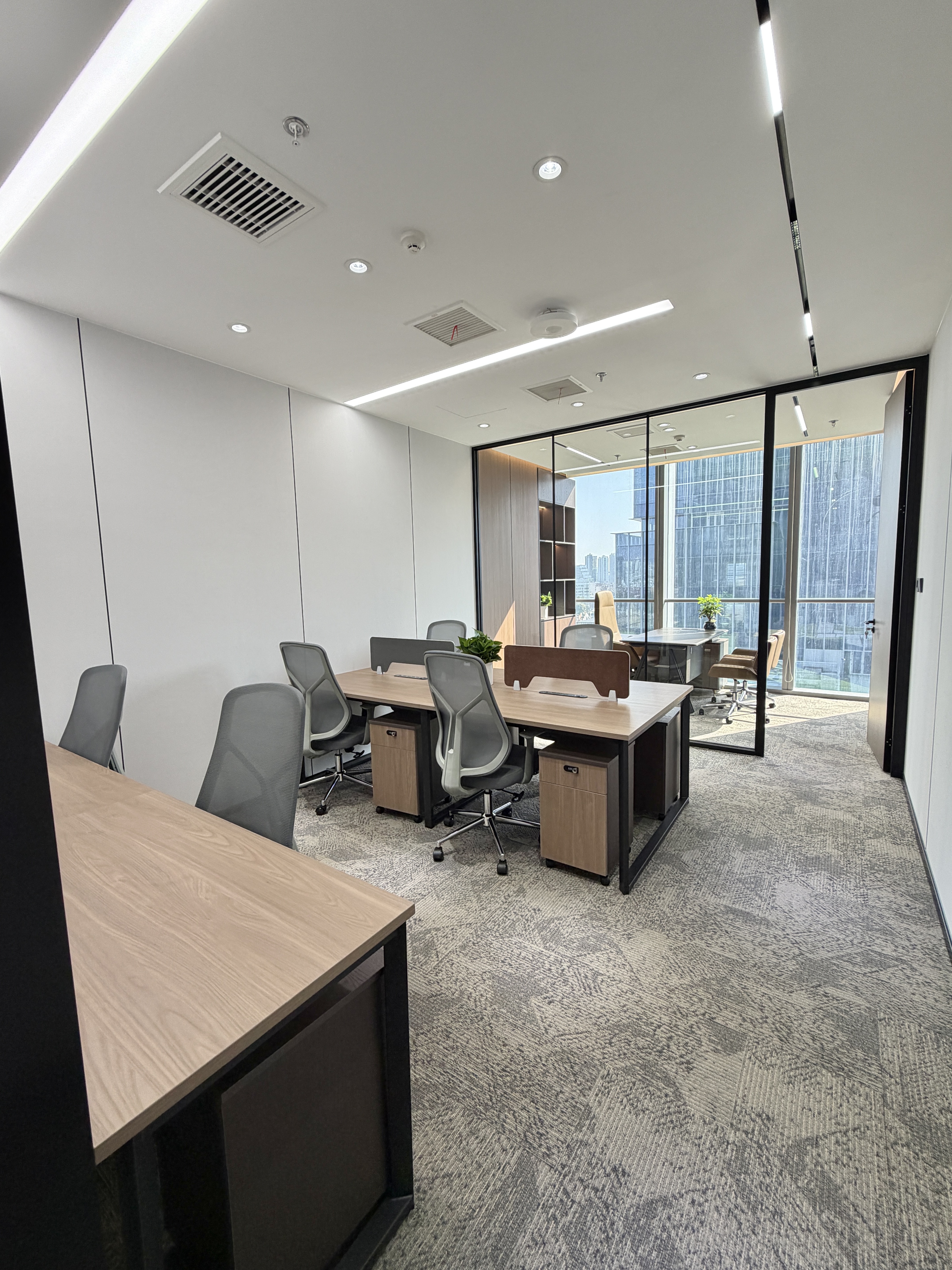 东外滩中交滨江广场68平米写字楼出租