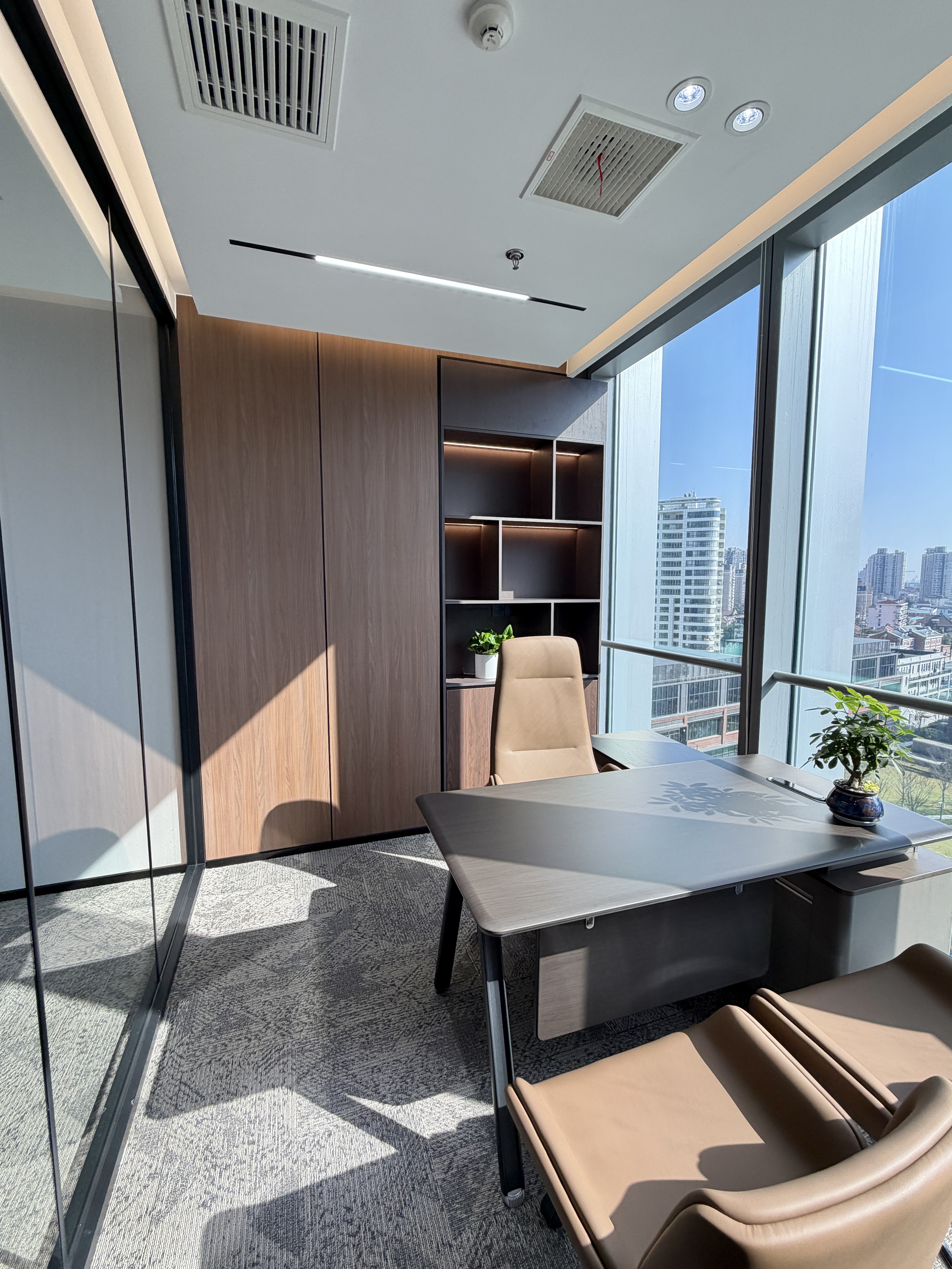 东外滩中交滨江广场68平米写字楼出租