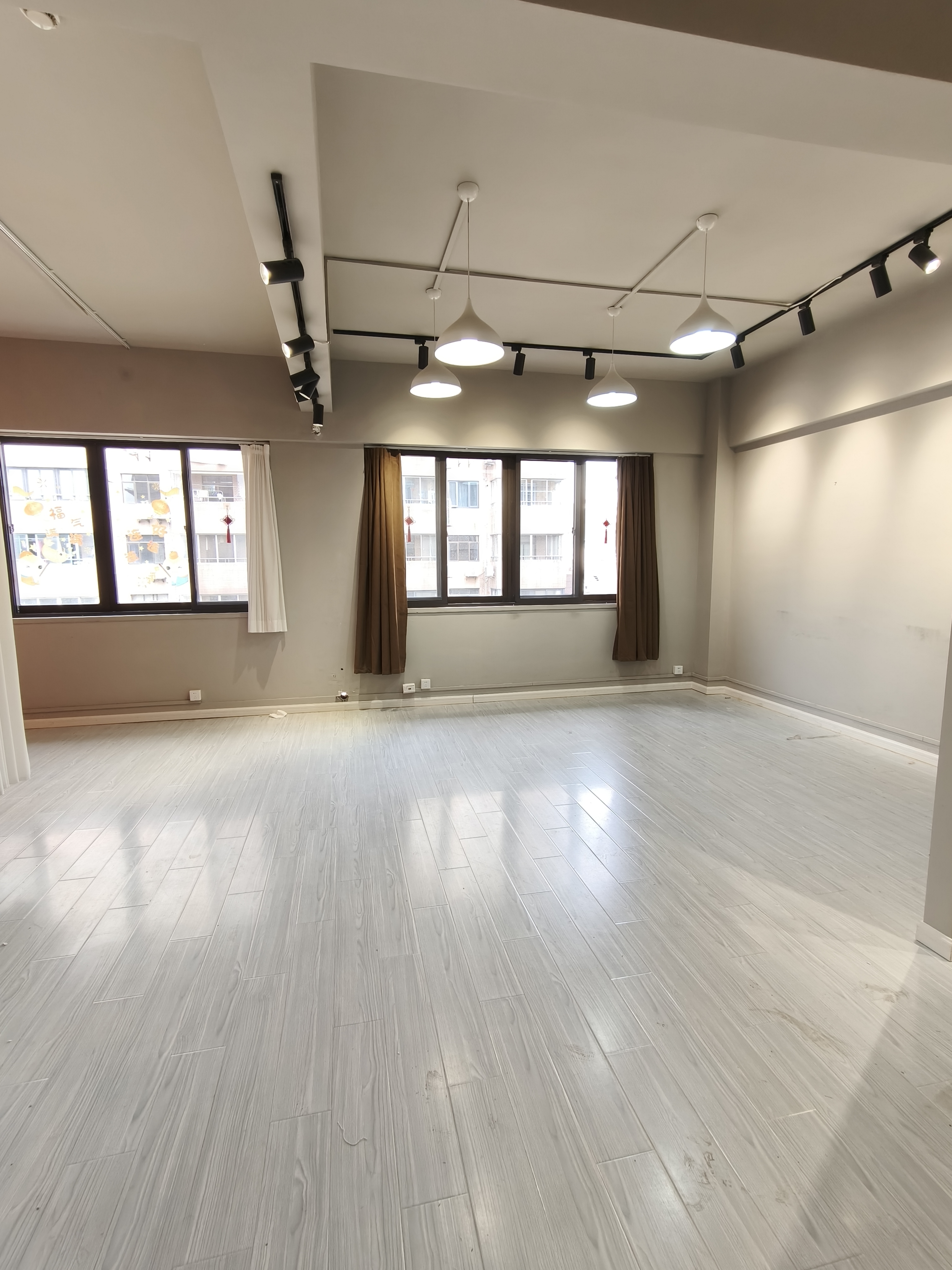 中山公园仁达商务楼72平米写字楼出租