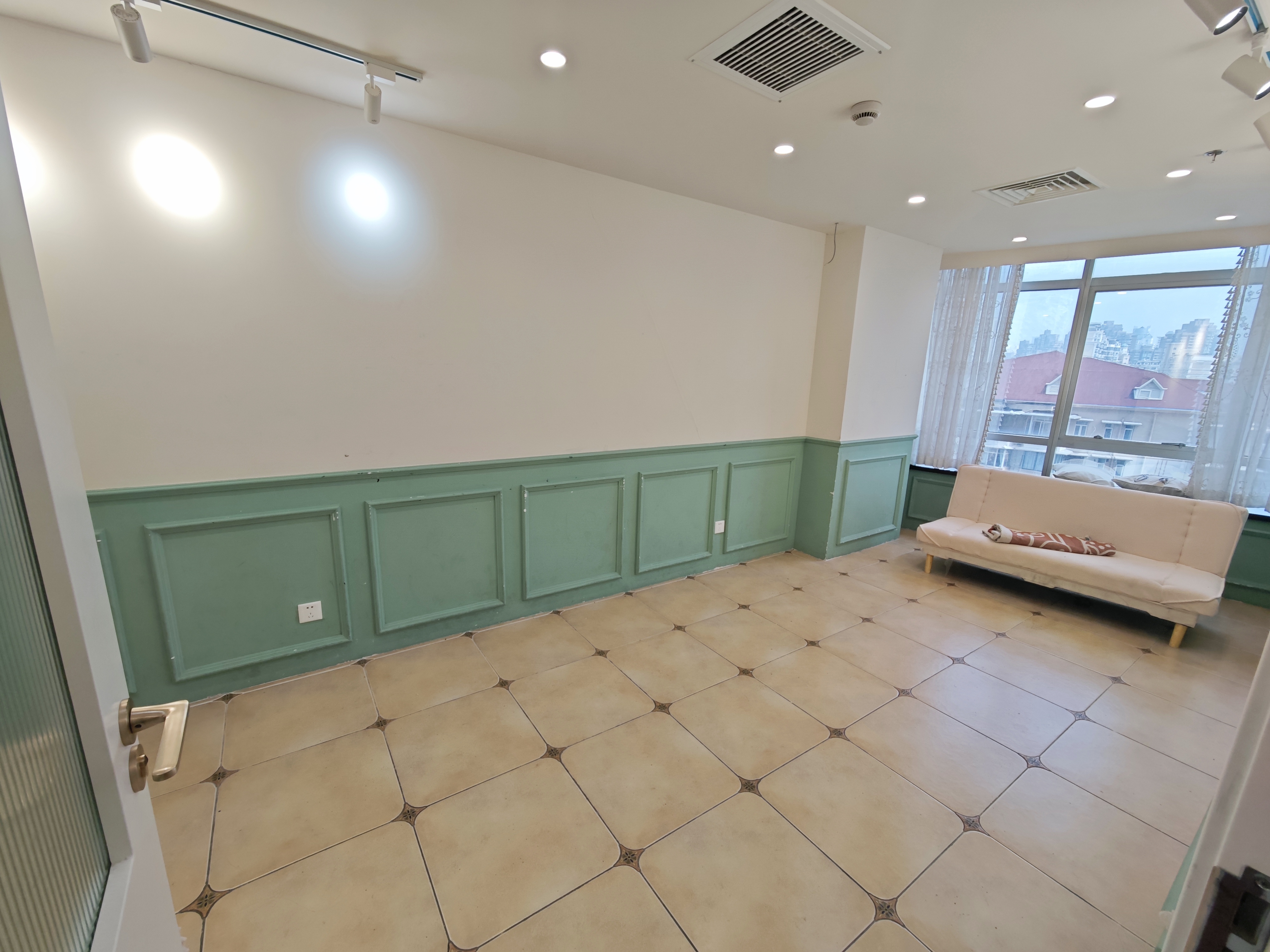 曹杨绿地科创大厦90平米写字楼出租