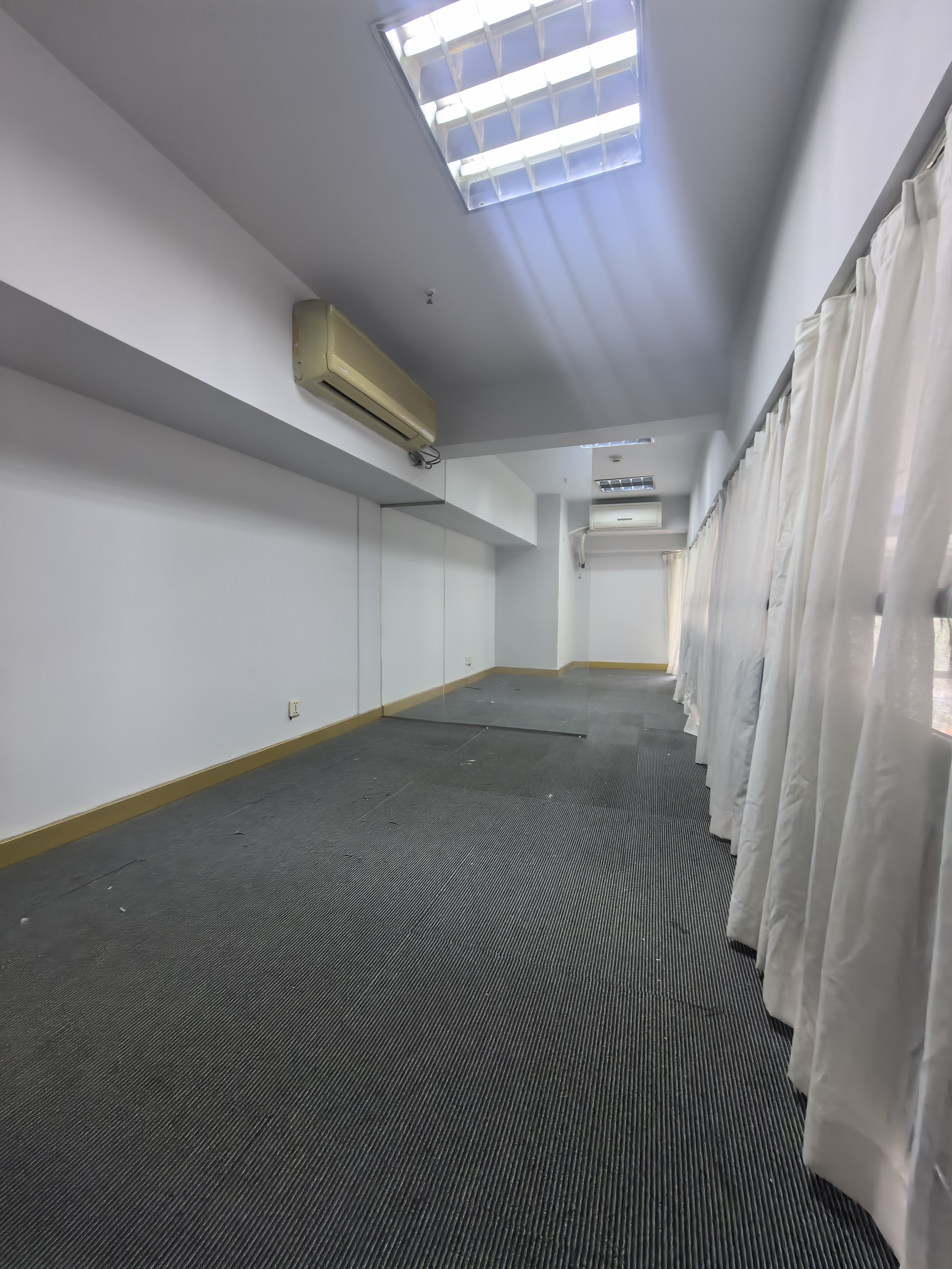 淮海中路淮海中华大厦103平米写字楼出租