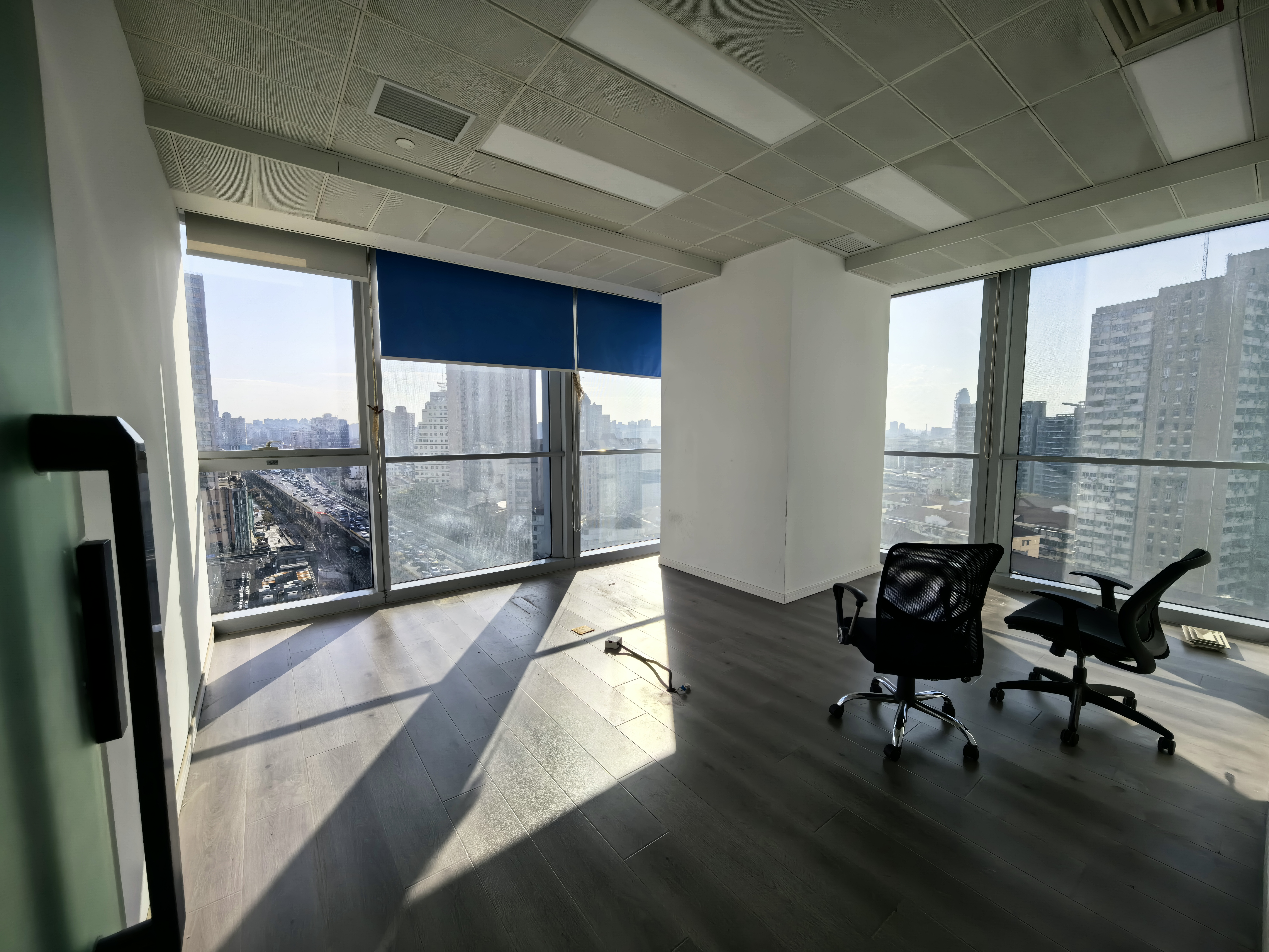 曹杨长城大厦280平米写字楼出租