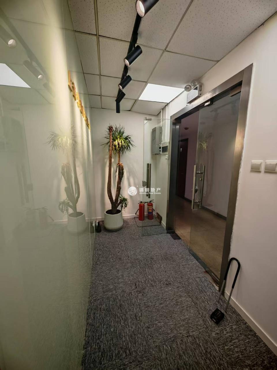 徐家汇圣爱大厦70平米写字楼出租