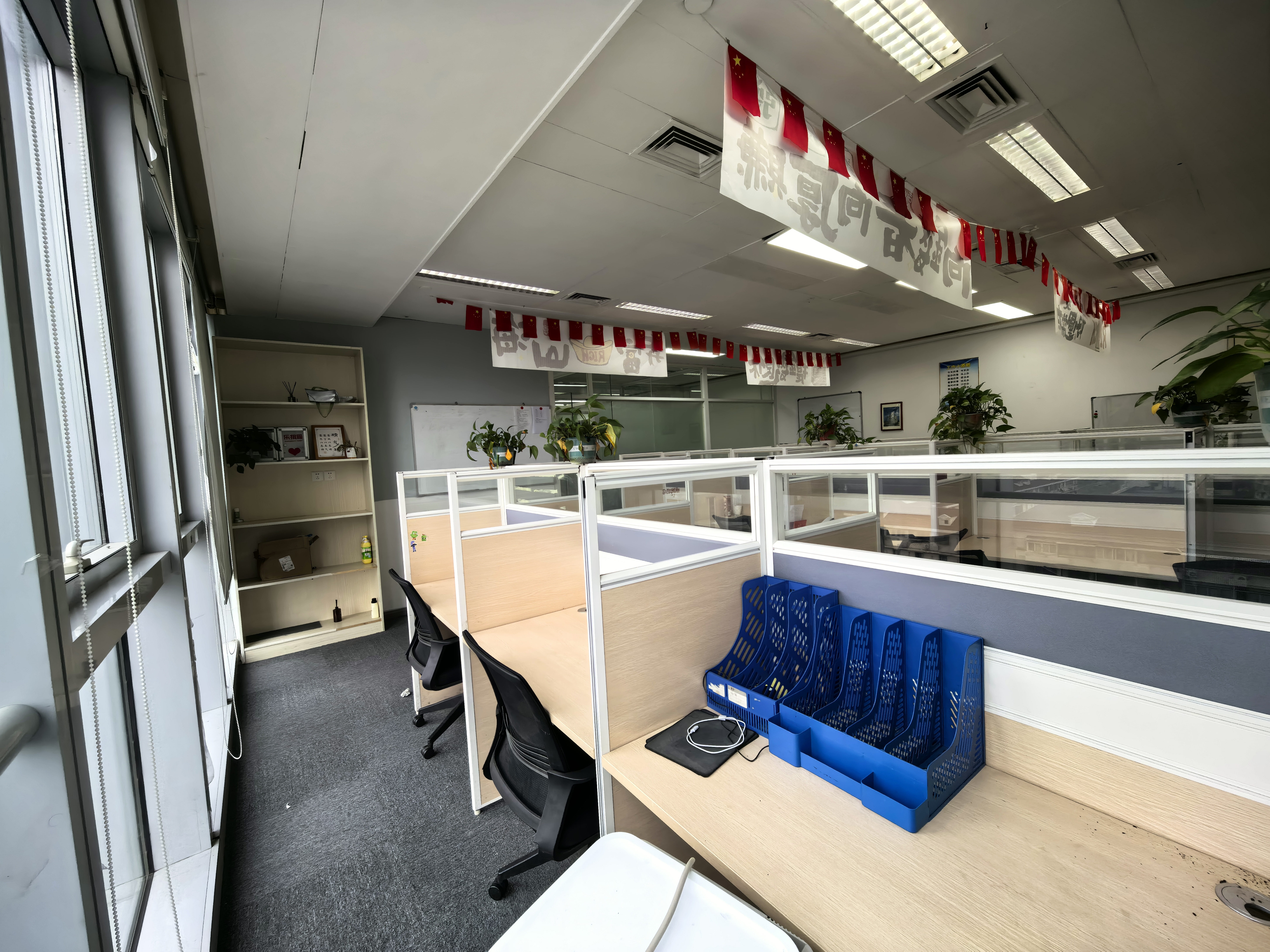 曹杨长城大厦230平米写字楼出租