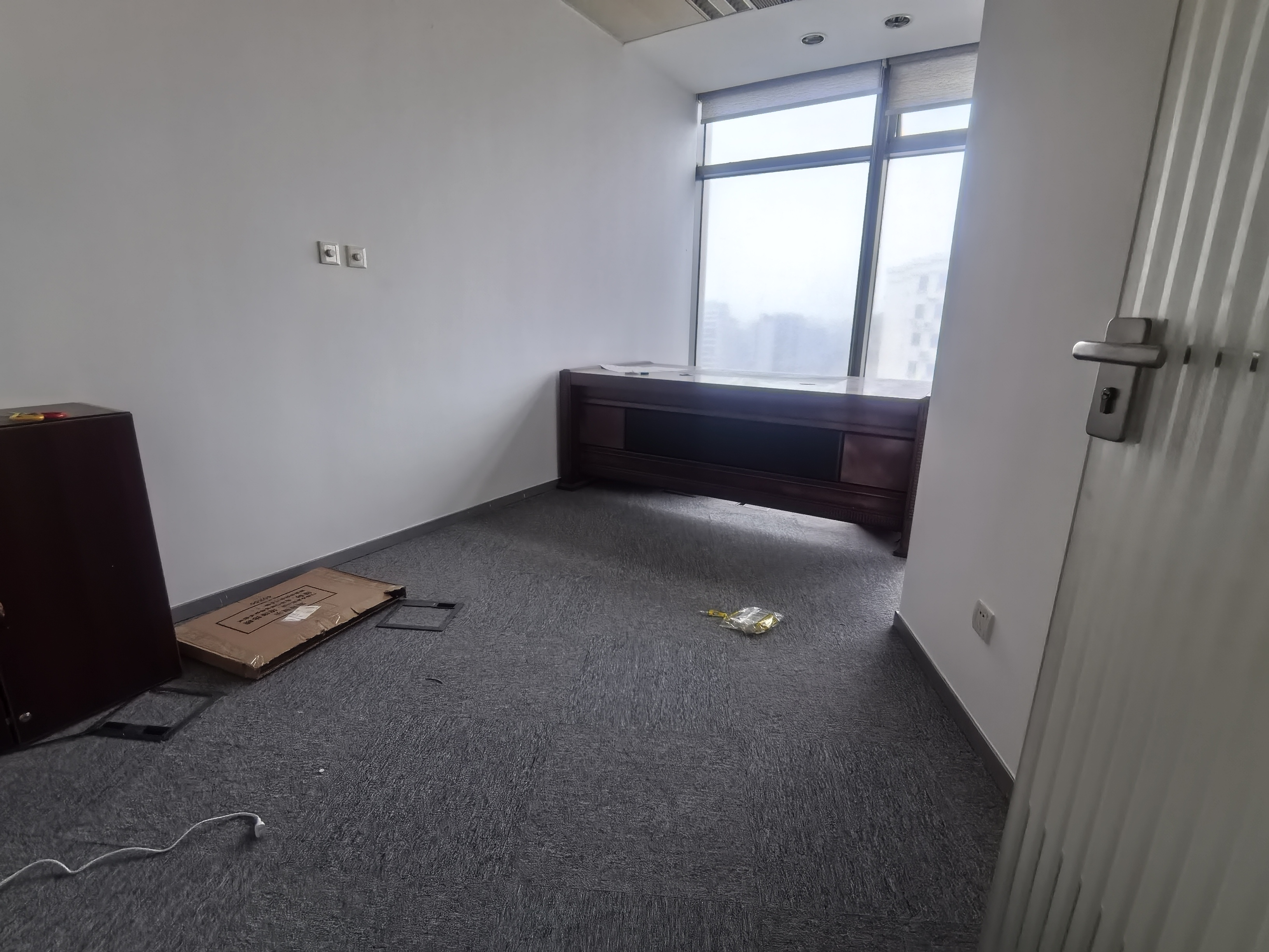 世博滨江绿地海外滩195平米写字楼出租