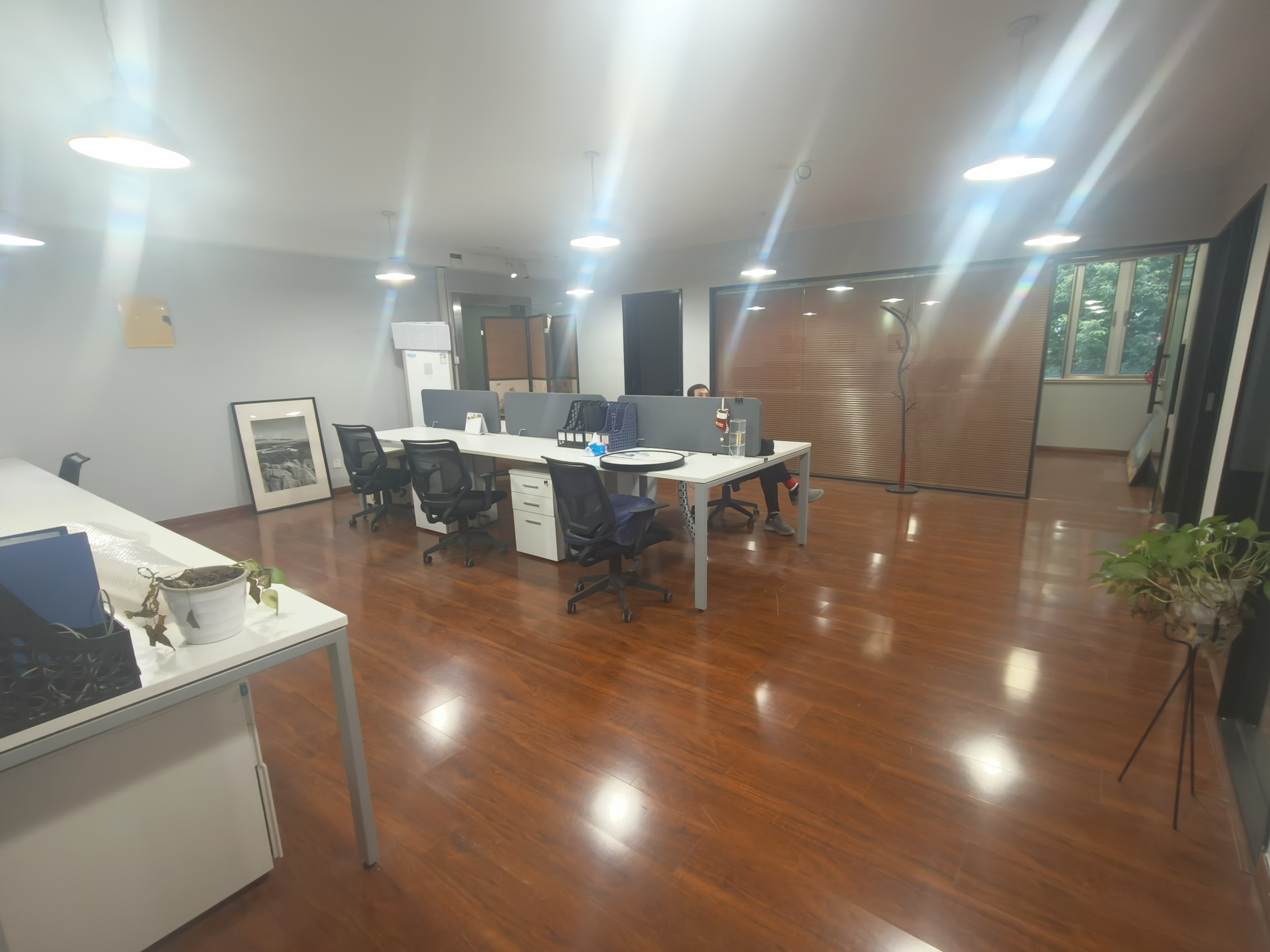 徐家汇之俊大厦158平米写字楼出租