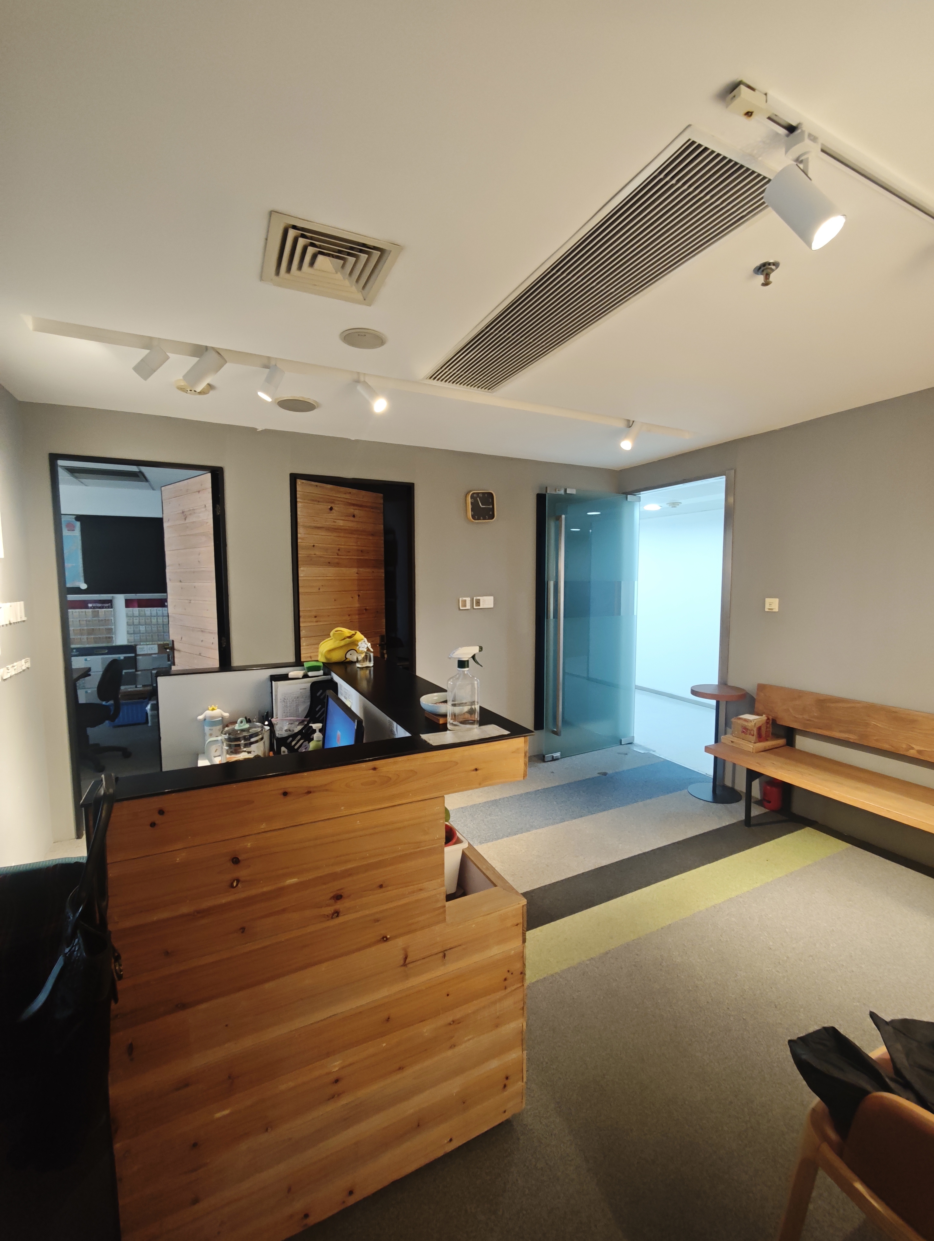 徐家汇上海实业大厦123平米写字楼出租