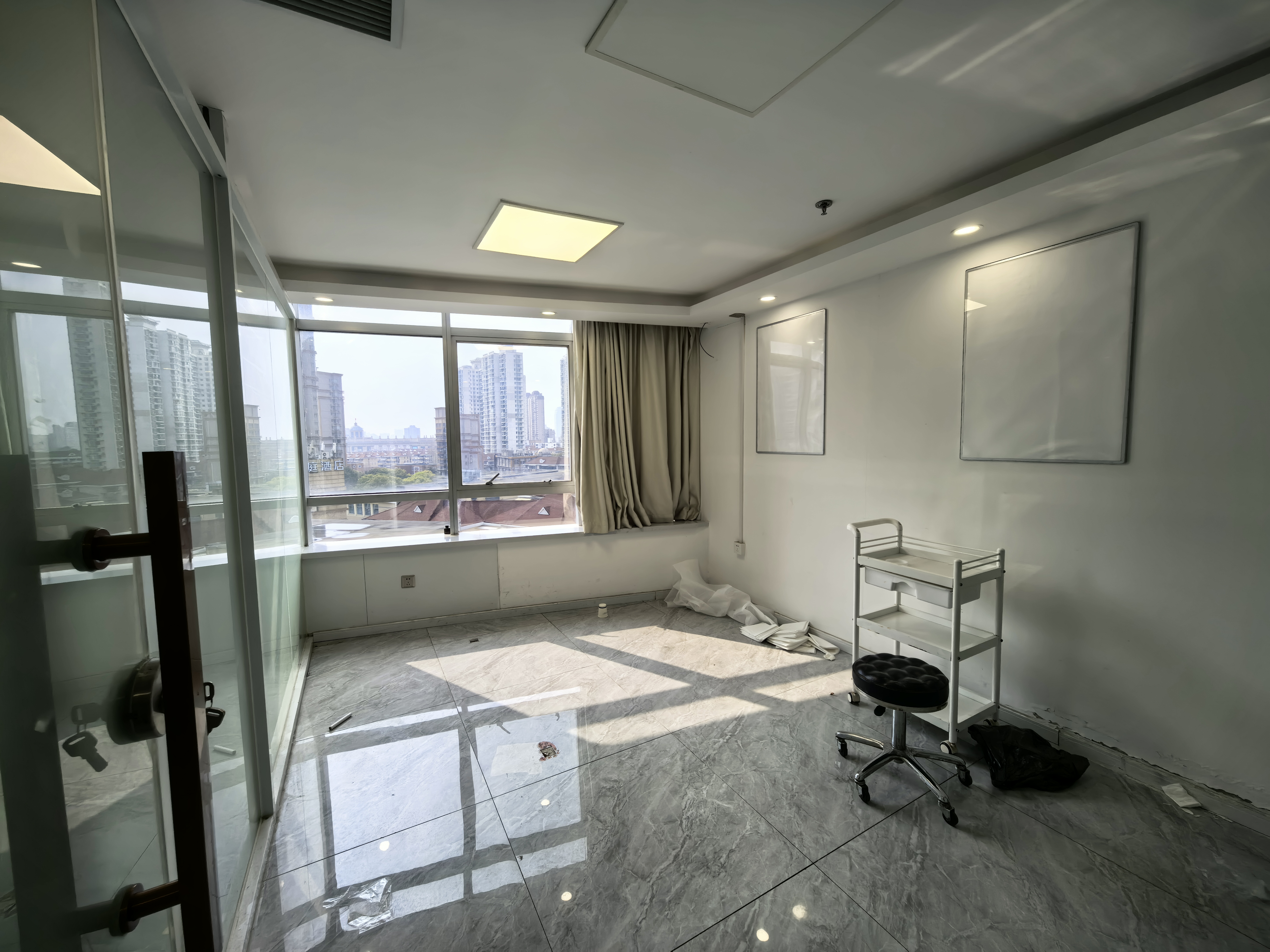 曹杨绿地科创大厦99平米写字楼出租