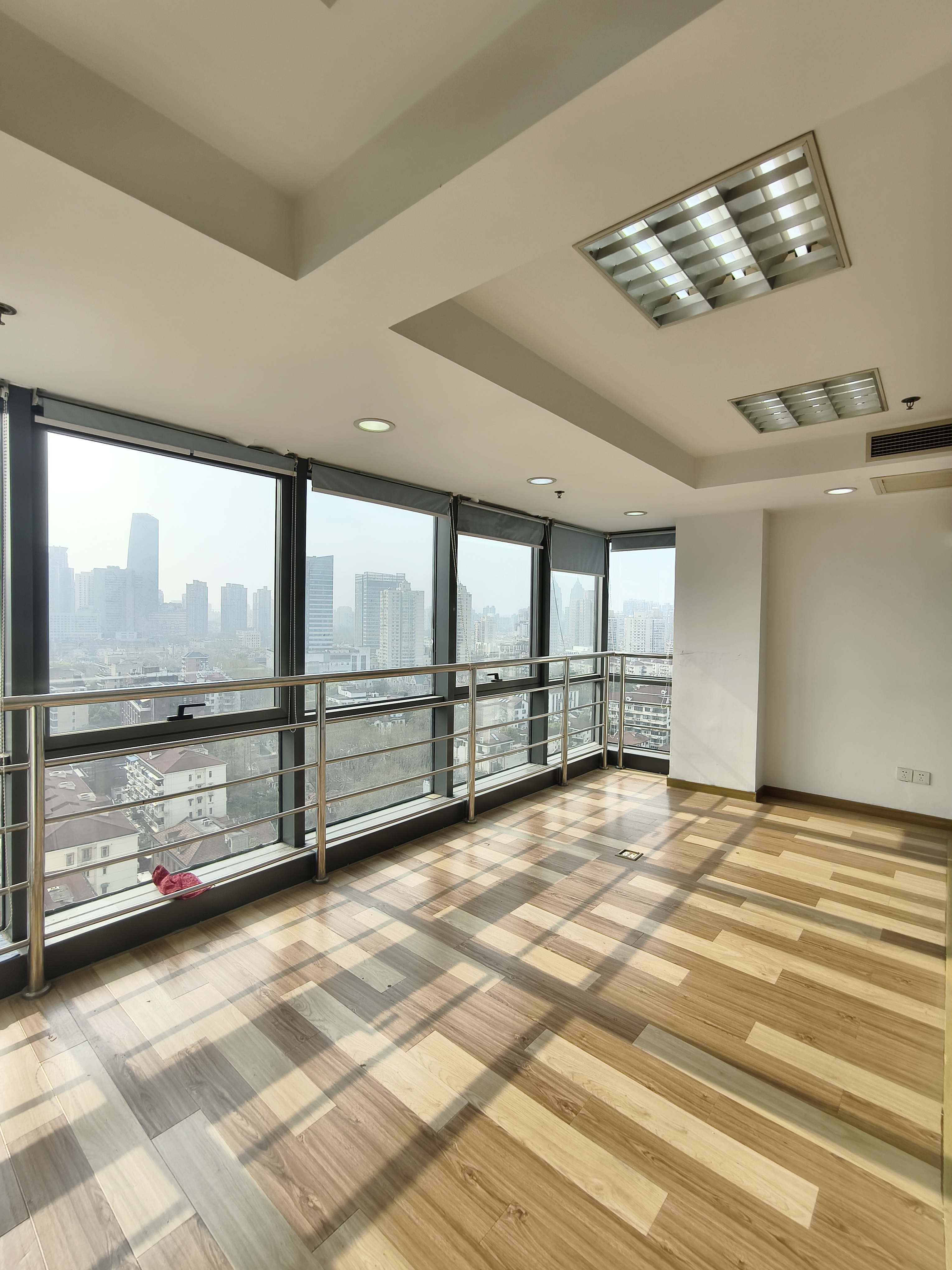 中山公园舜元企业发展大厦81平米写字楼出租