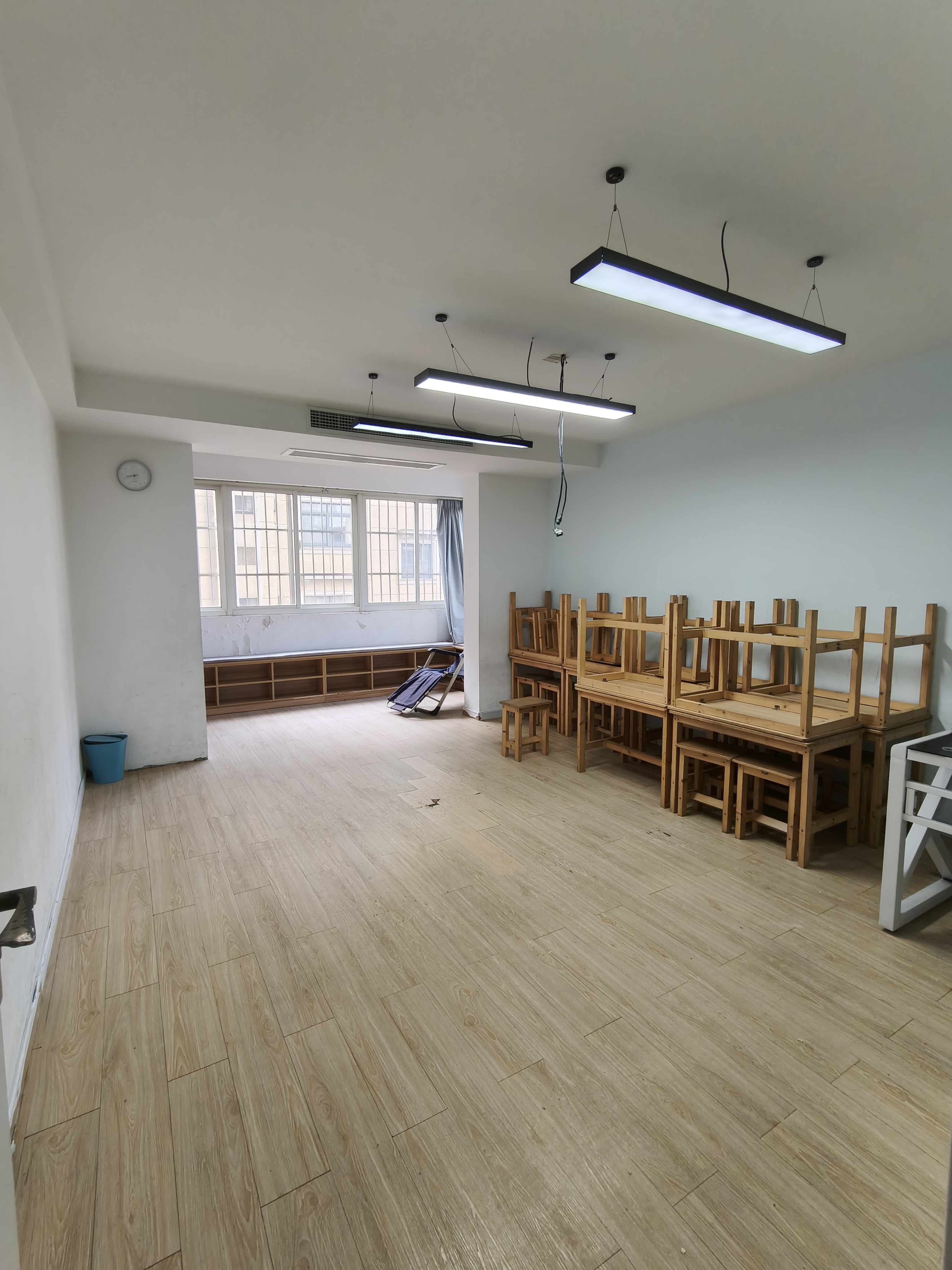 中山公园武定大厦175平米写字楼出租