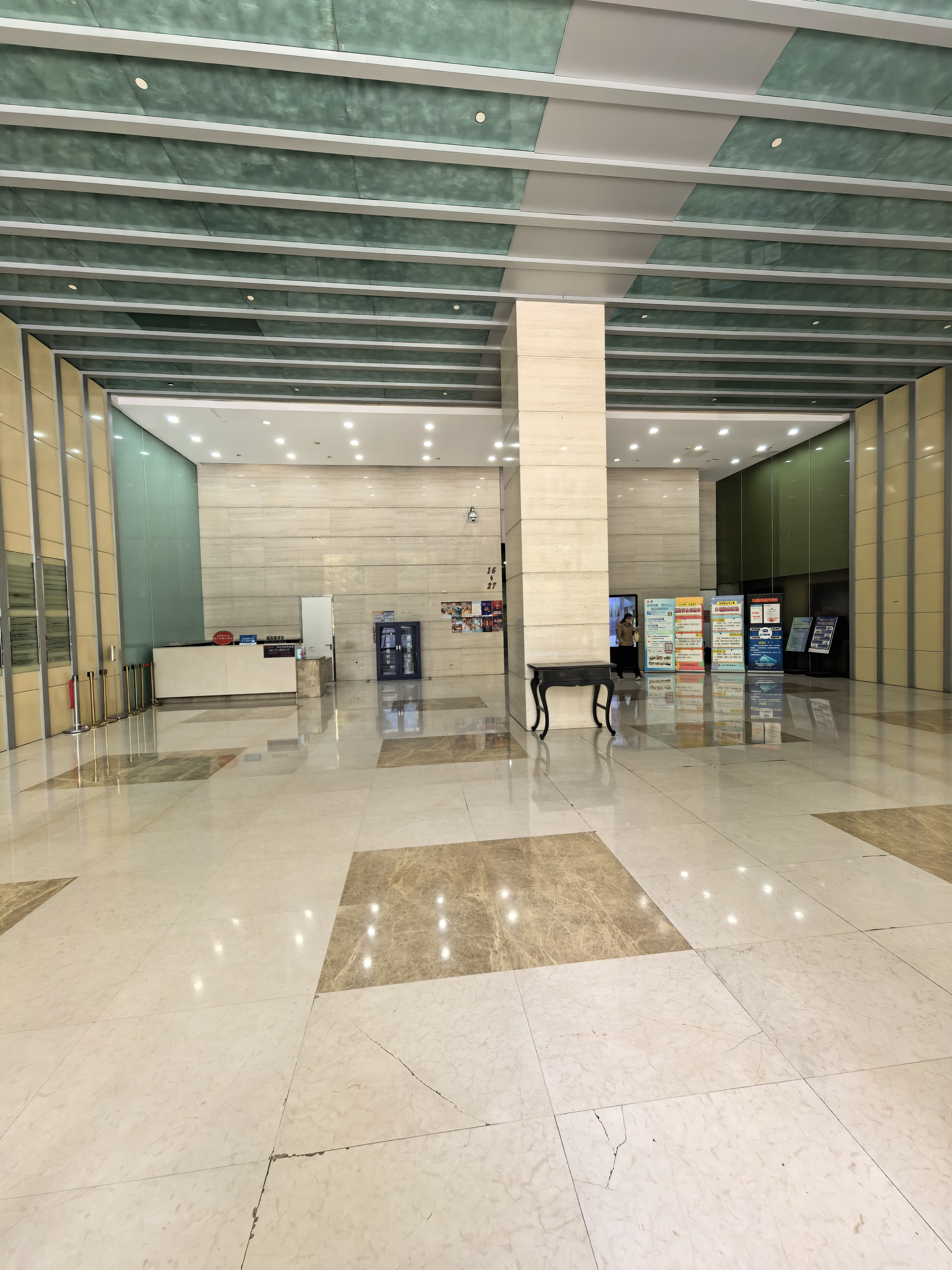 虹桥盛高国际大厦370平米写字楼出售