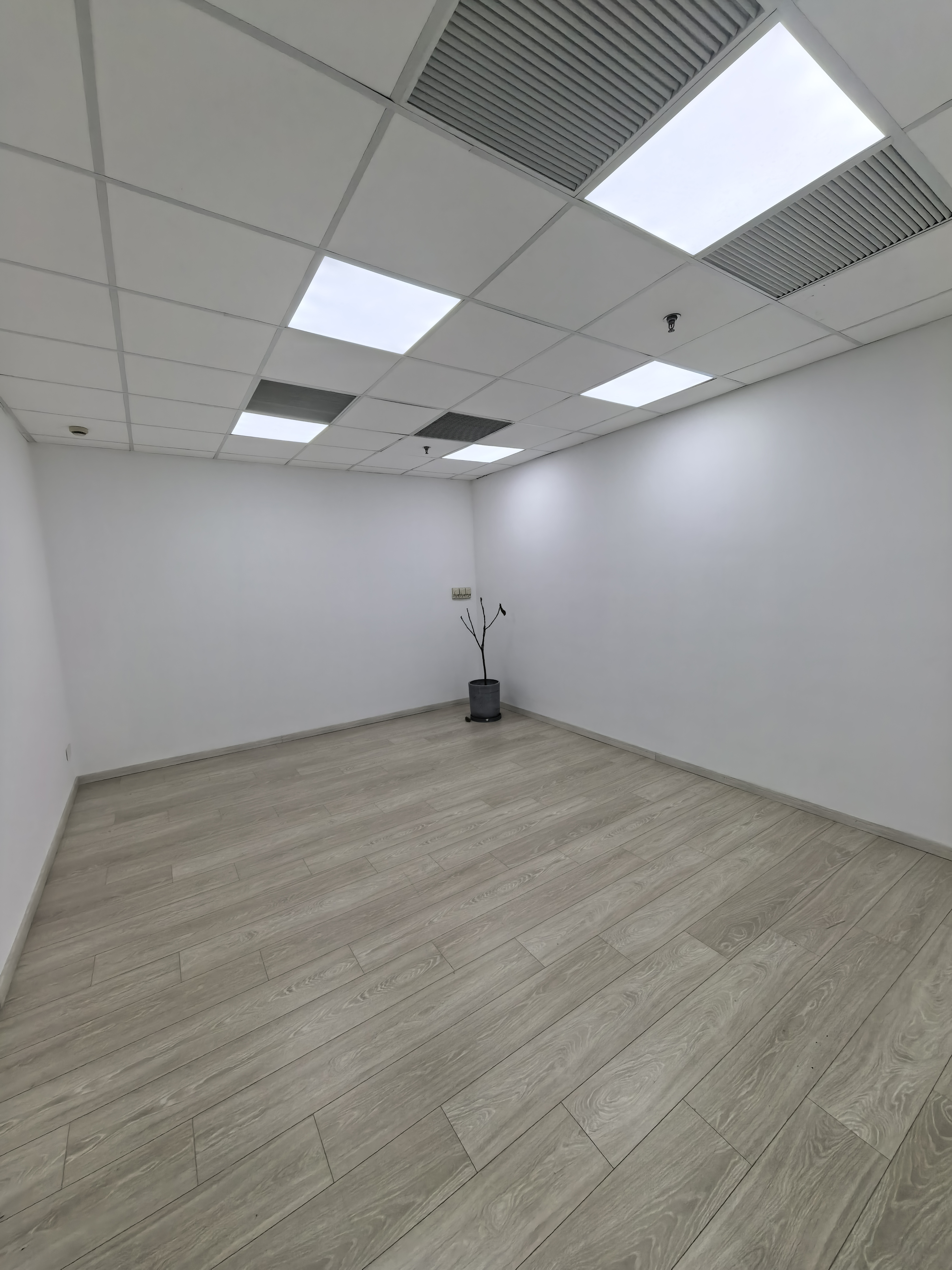 虹桥盛高国际大厦370平米写字楼出售