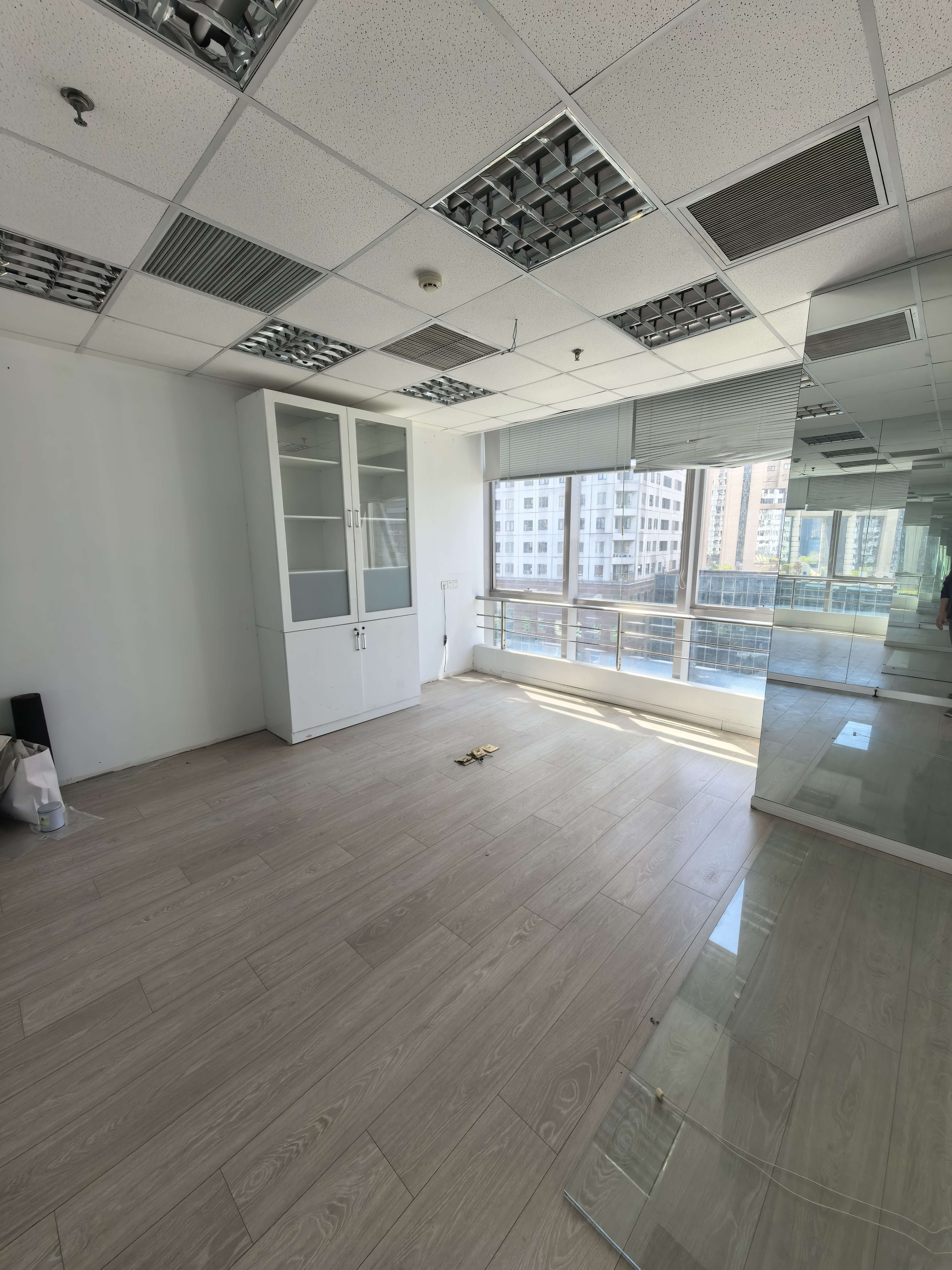 虹桥盛高国际大厦370平米写字楼出售