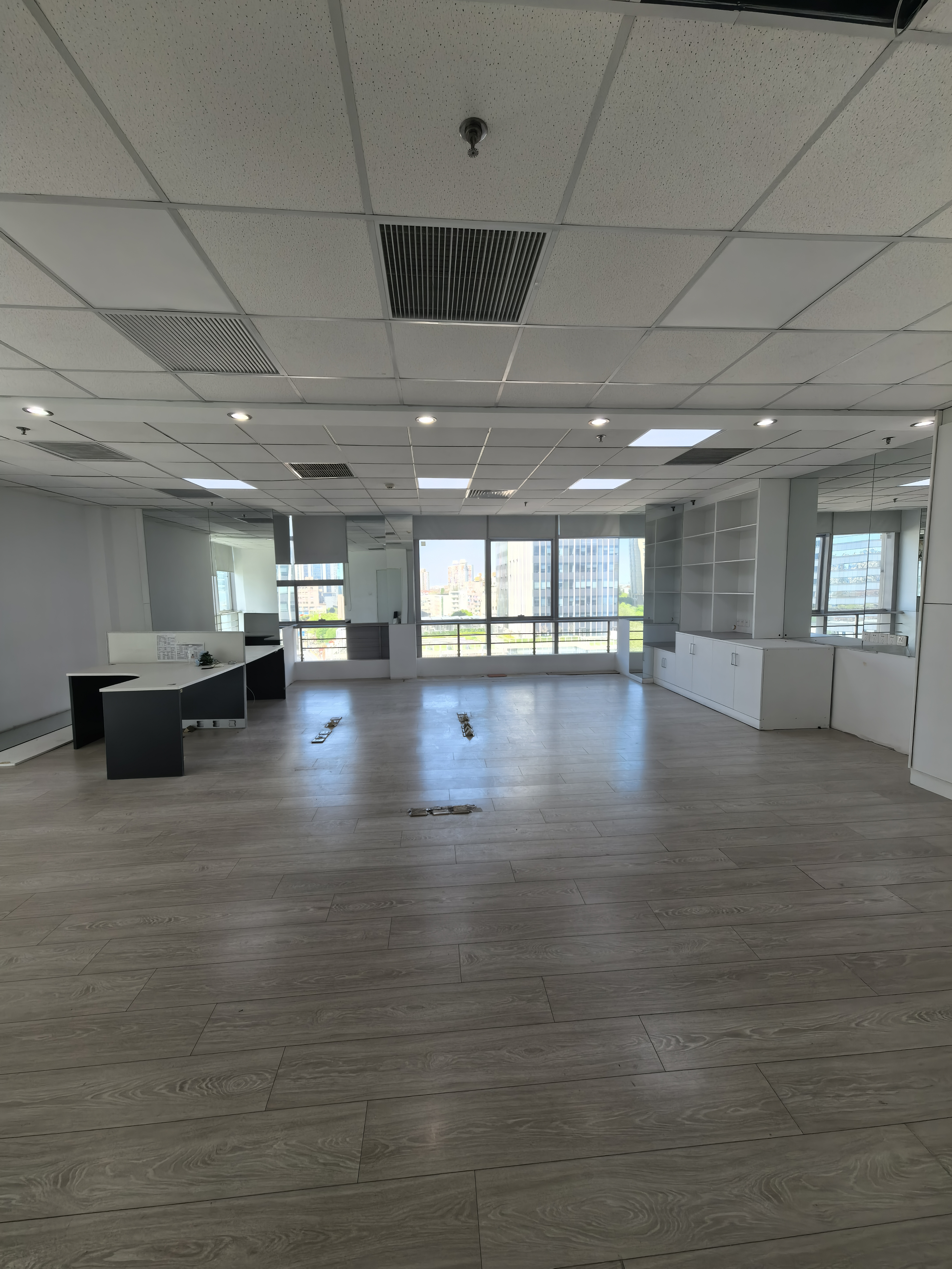 虹桥盛高国际大厦370平米写字楼出售