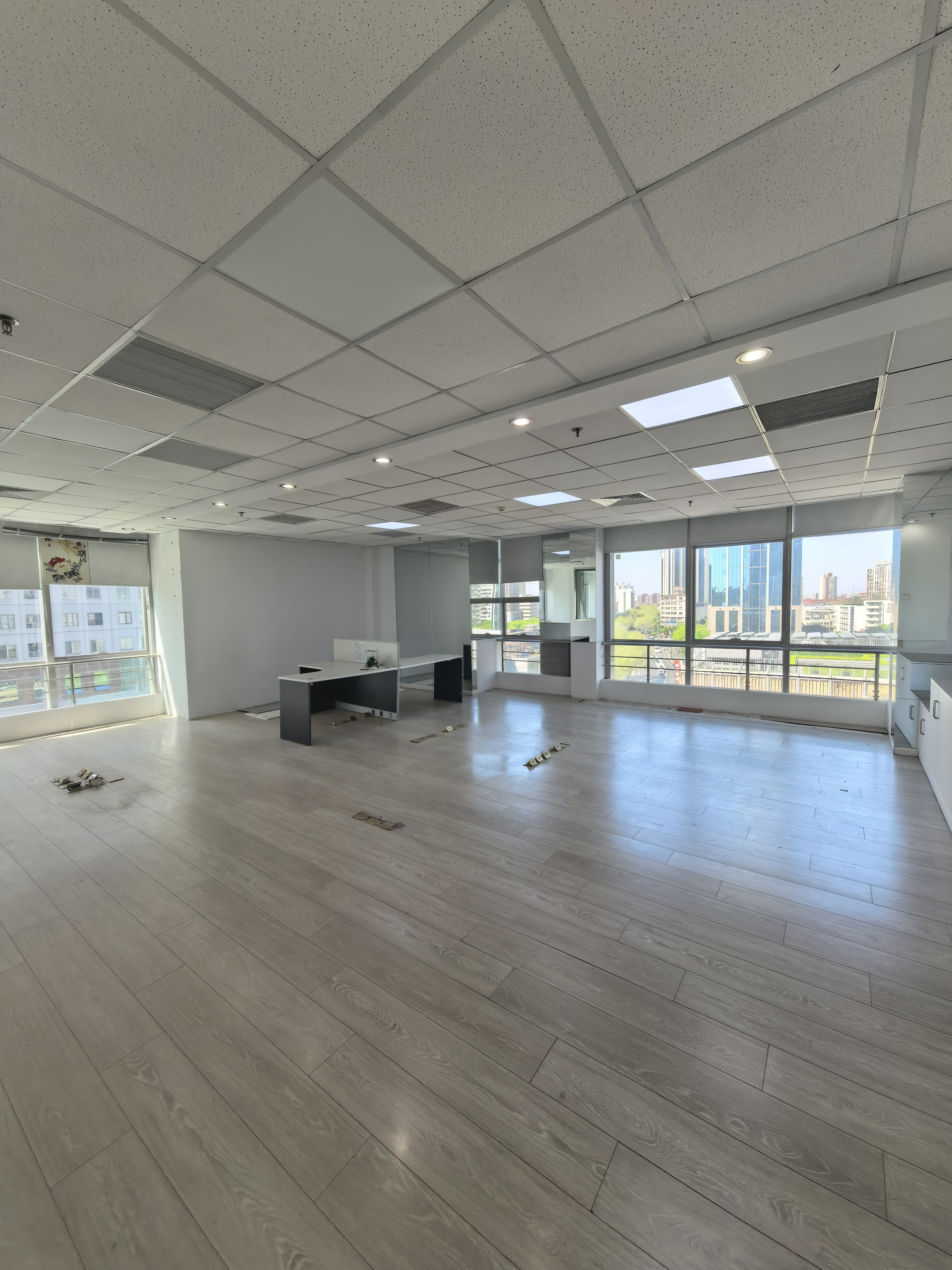 虹桥盛高国际大厦370平米写字楼出售