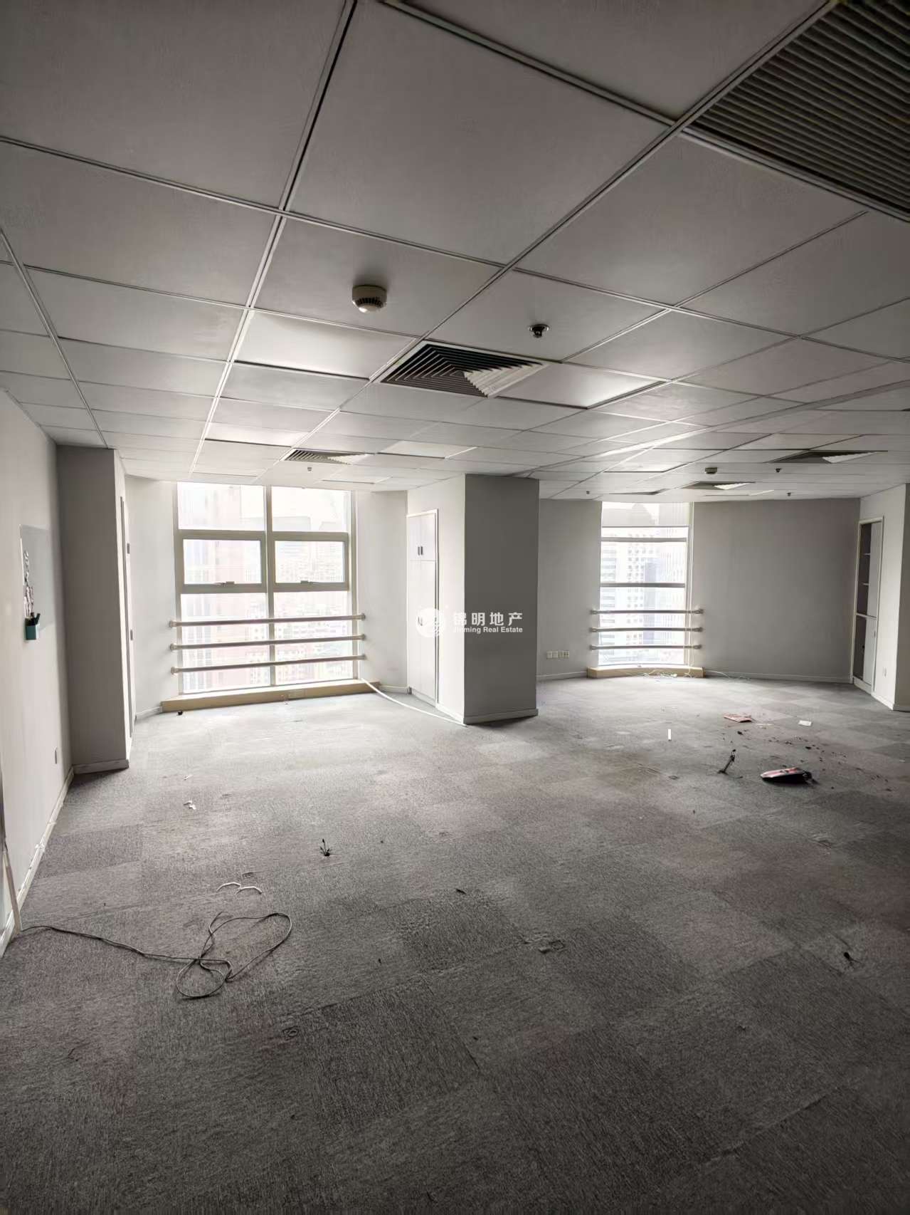 人民广场申鑫大厦98平米写字楼出租