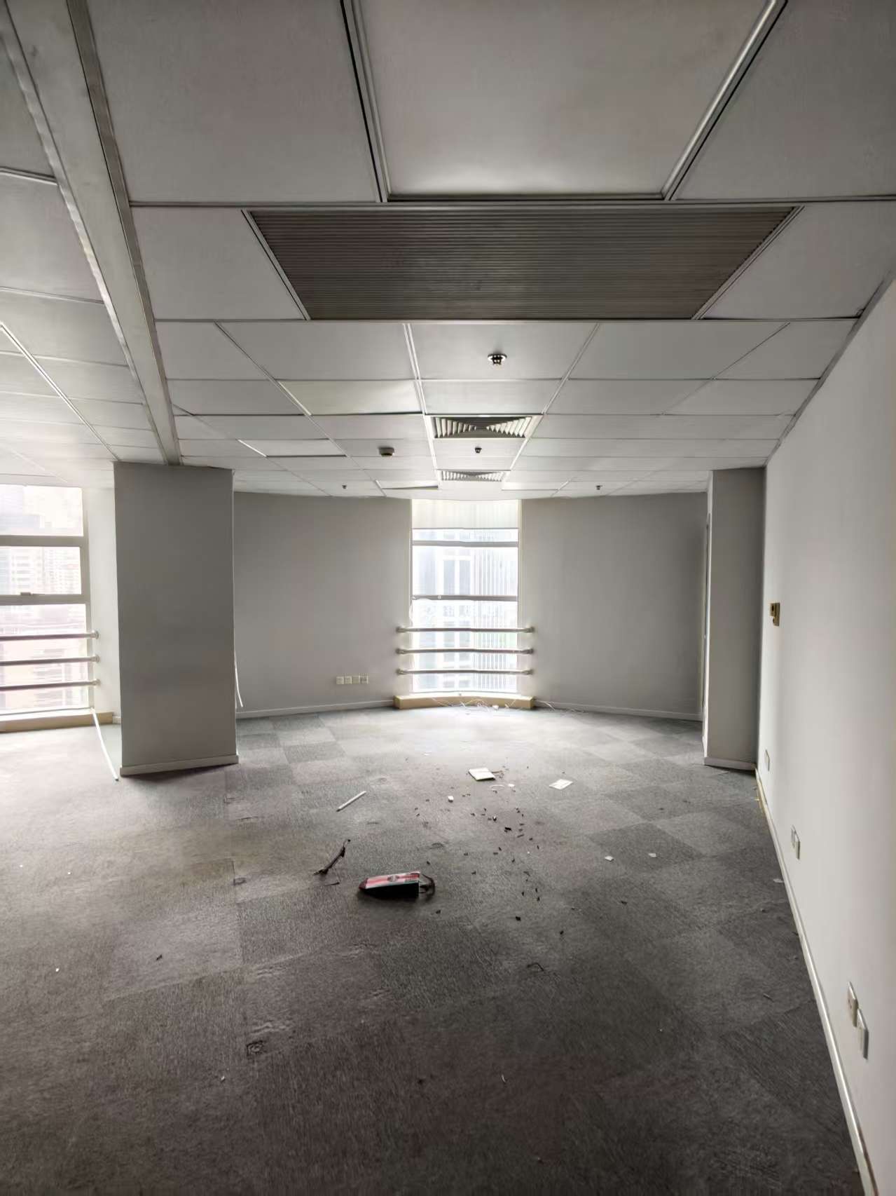 人民广场申鑫大厦98平米写字楼出租