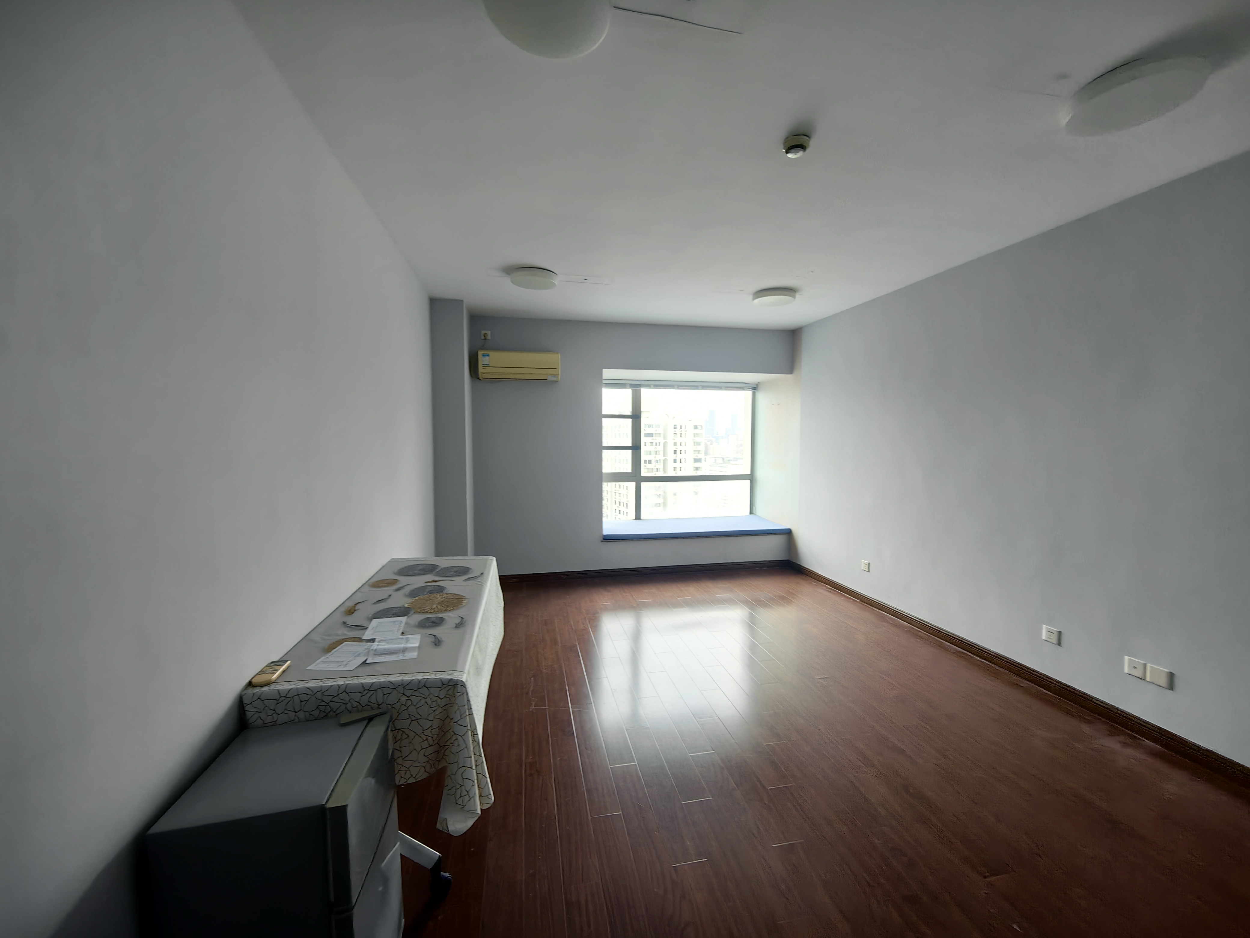 万体馆徐汇商务大厦47平米写字楼出租