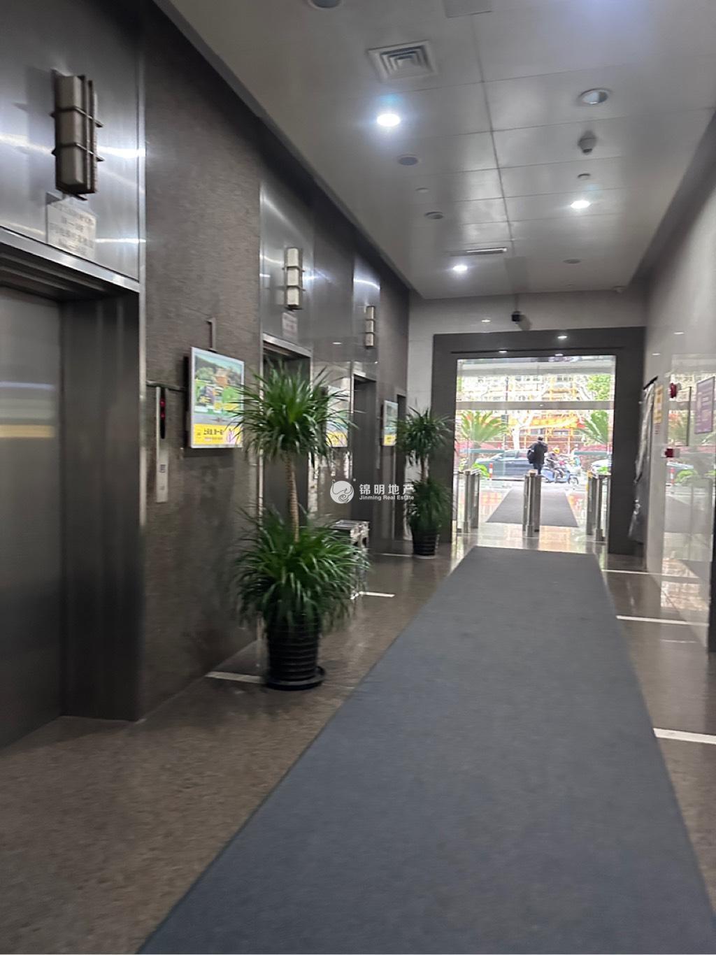 虹桥华闻国际大厦239平米写字楼出租