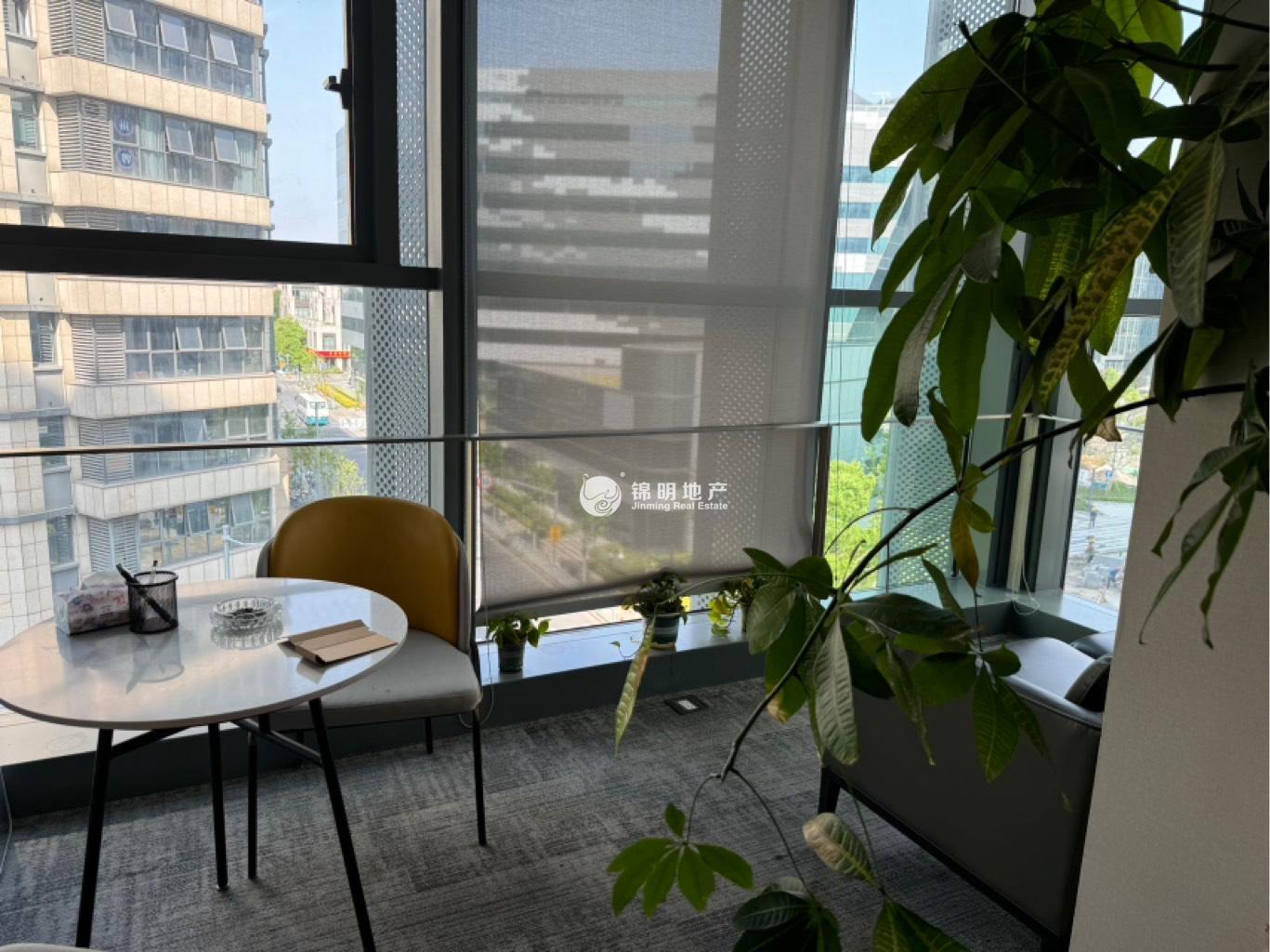 五角场中航天盛371平米写字楼出租