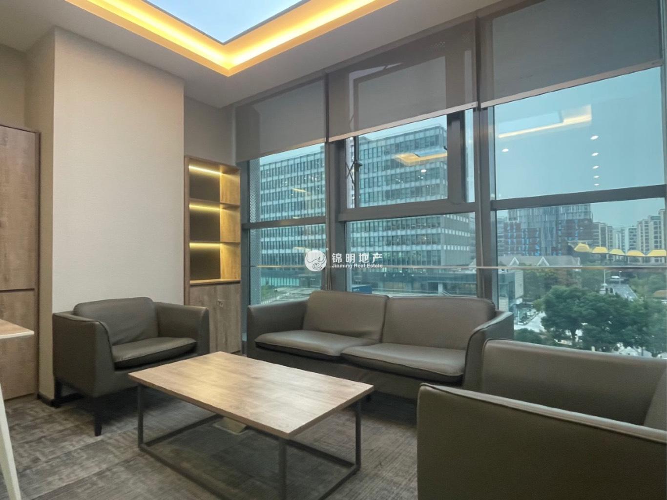 北外滩百空间永兴仓库176平米写字楼出租