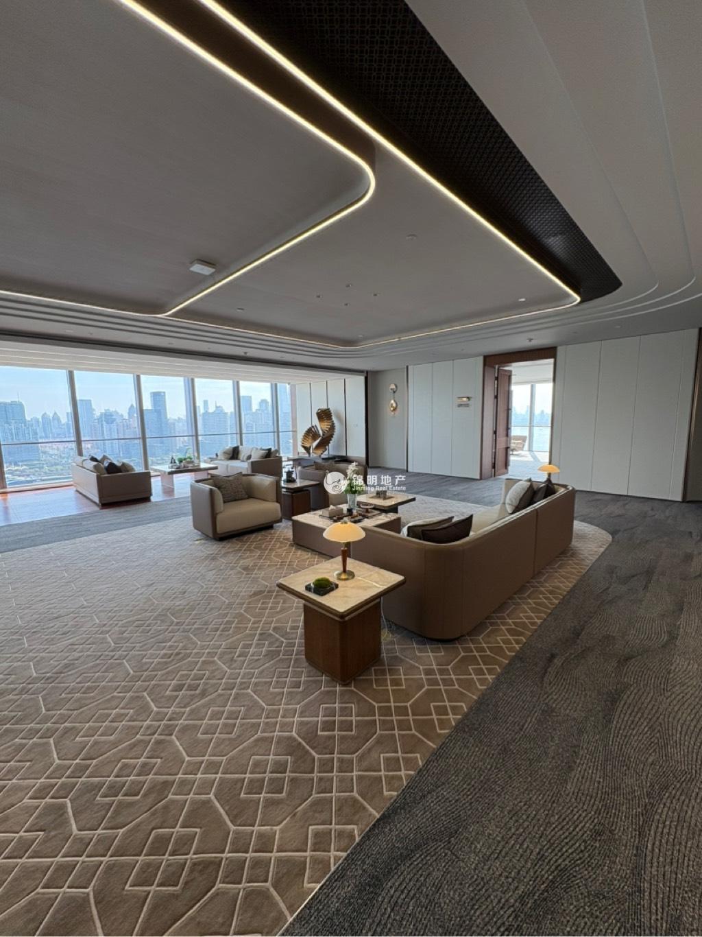 东外滩中交滨江广场642平米写字楼出租