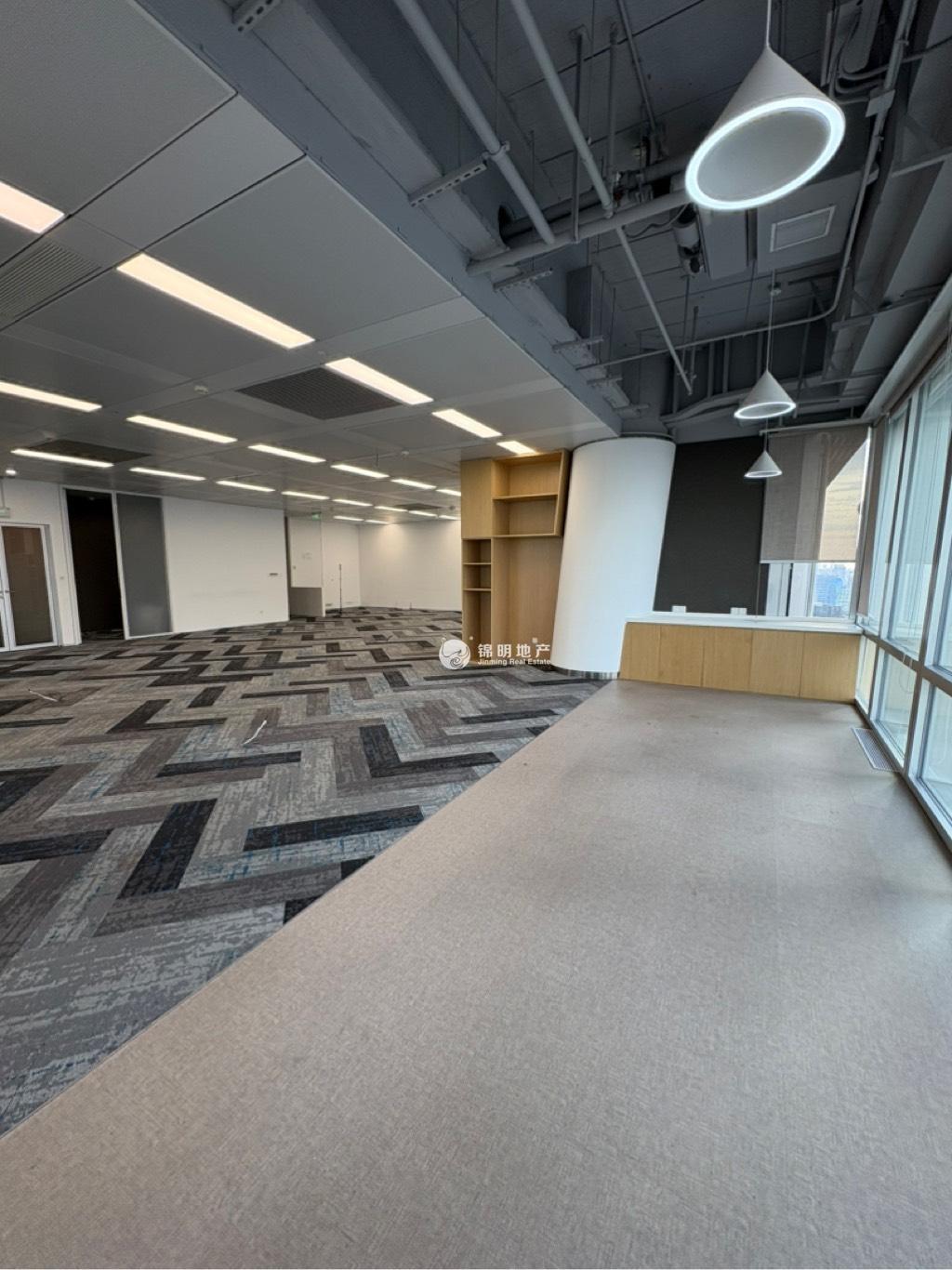 东外滩中交滨江广场544平米写字楼出租