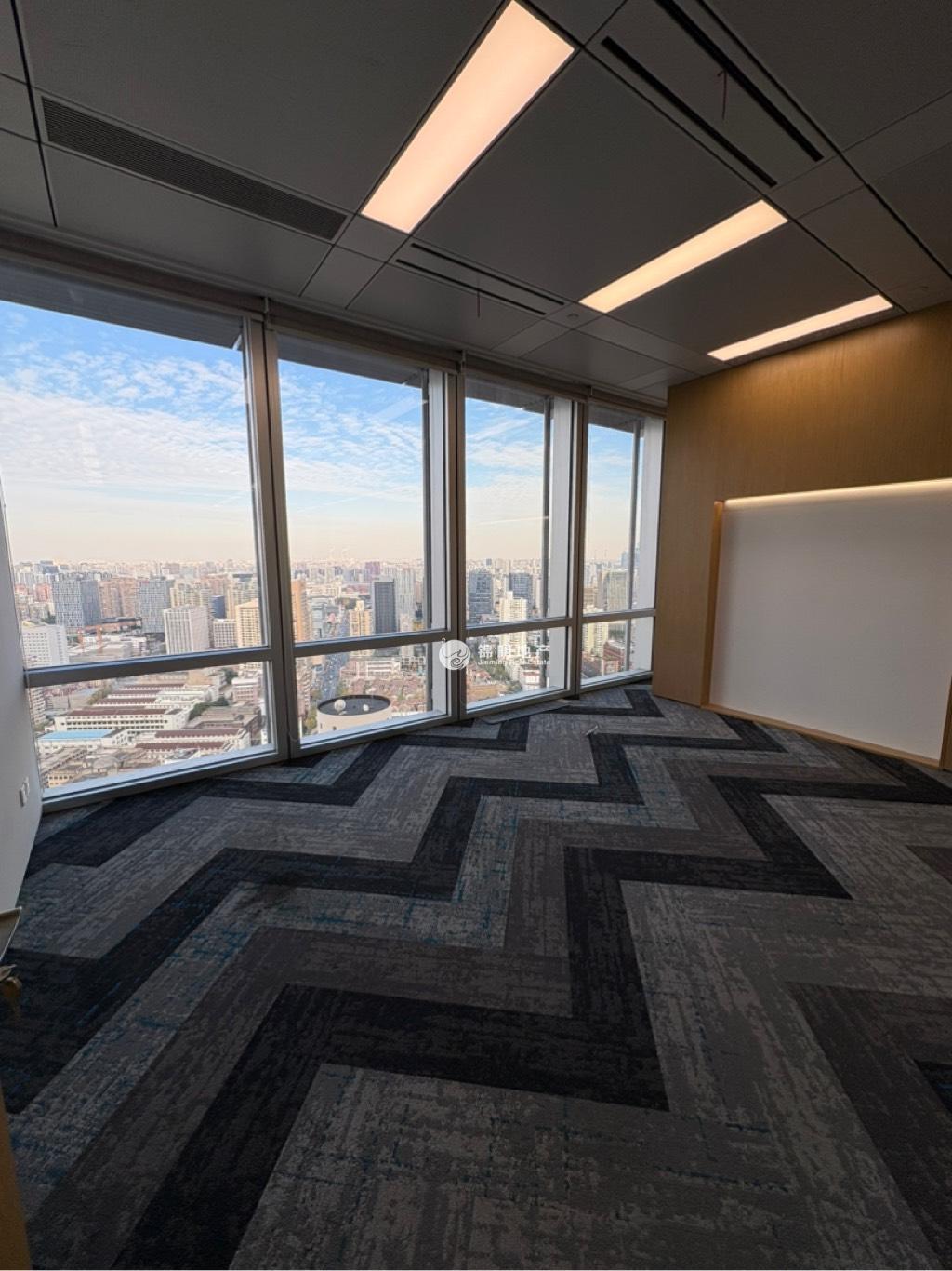 东外滩中交滨江广场544平米写字楼出租