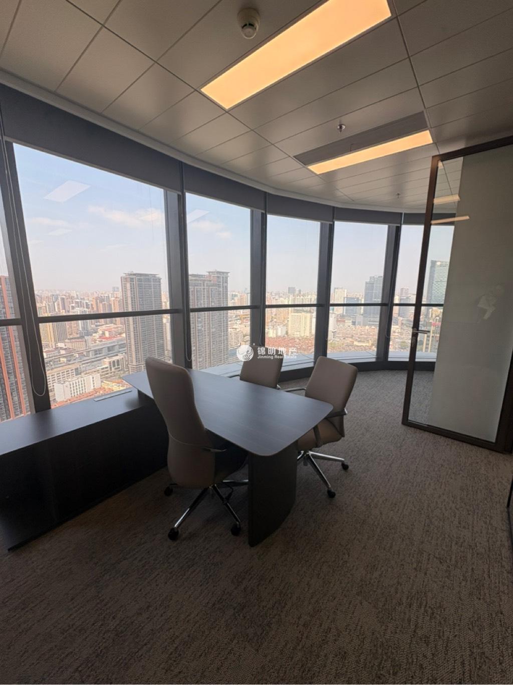 东外滩中交滨江广场526平米写字楼出租