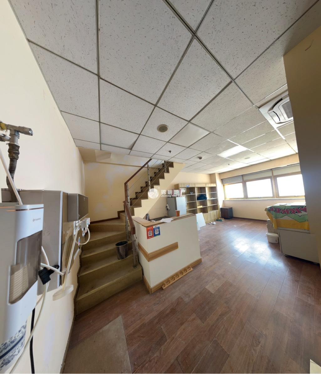 不夜城云华科技大厦64平米写字楼出租