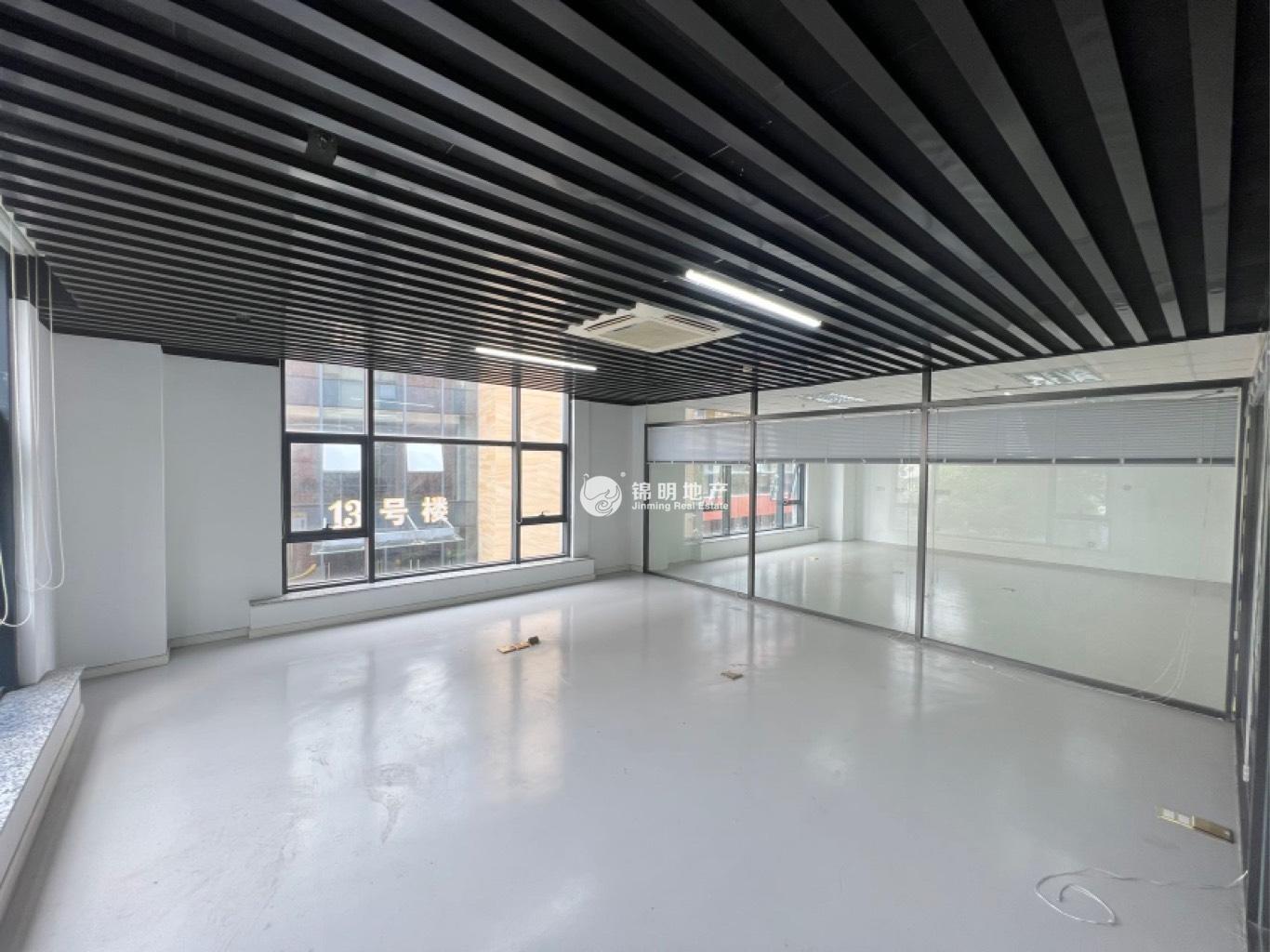 控江路城市概念创意园742平米写字楼出租