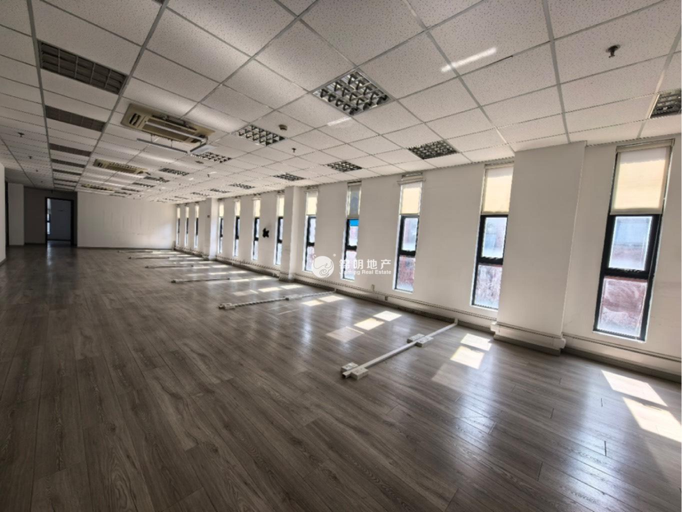 控江路城市概念创意园768平米写字楼出租