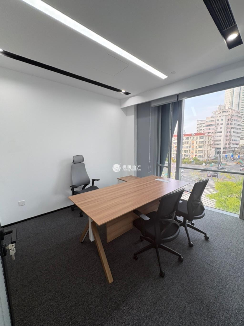 控江路城市概念创意园425平米写字楼出租