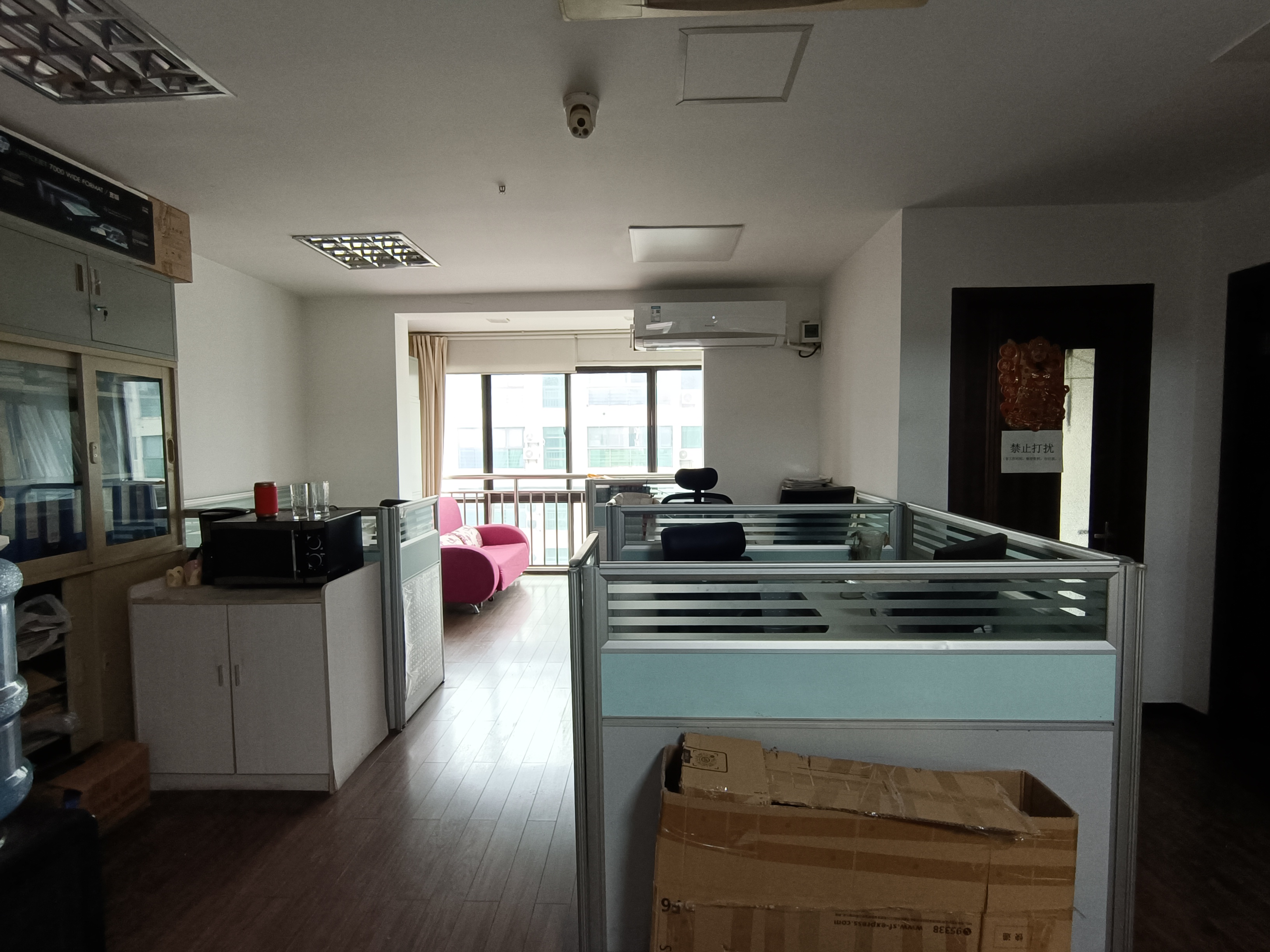 东外滩龙泽大厦125平米写字楼出售